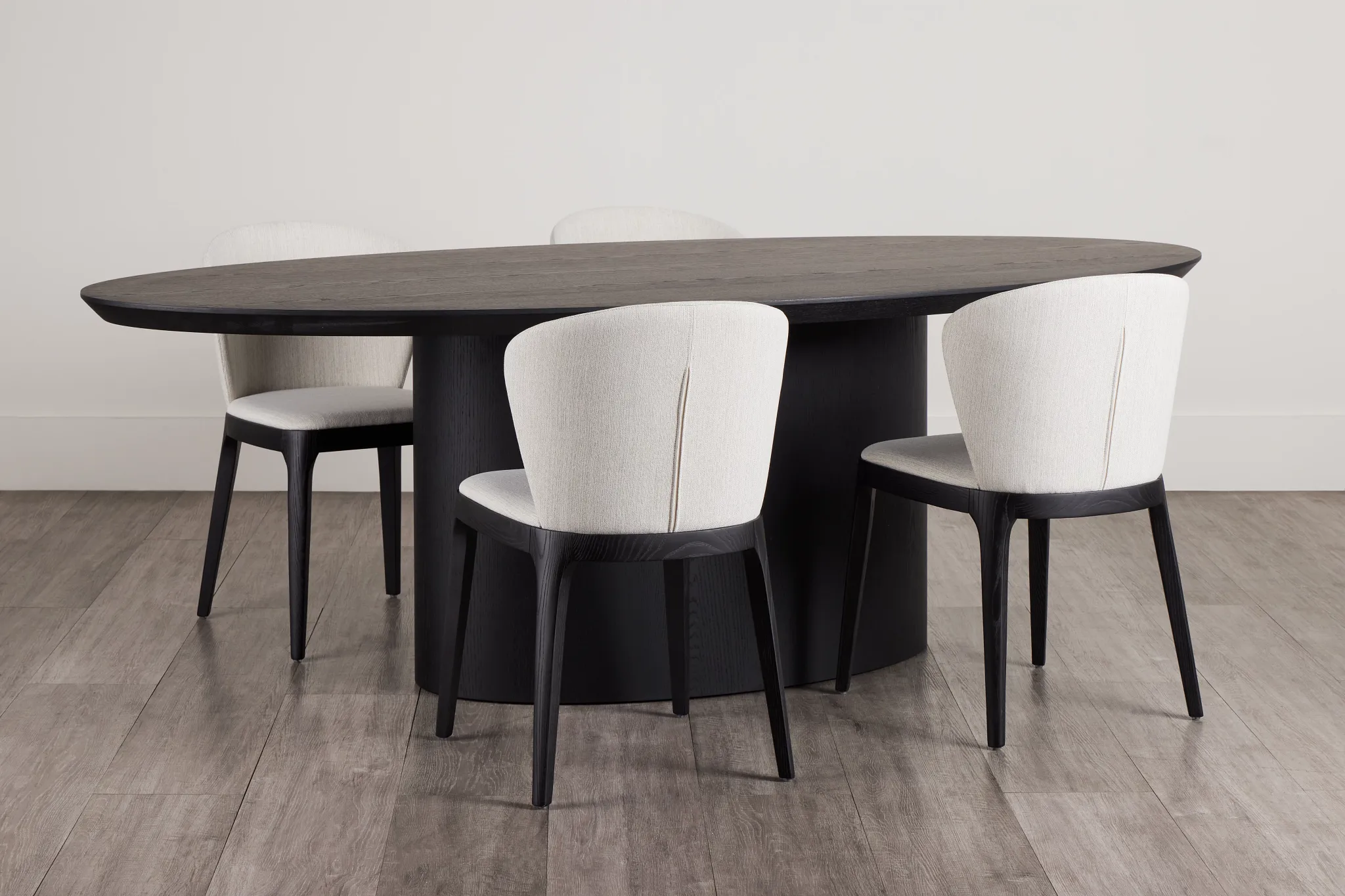 Nomad Black 94" Oval Table & 4 Light Beige Chairs W/ Black Legs