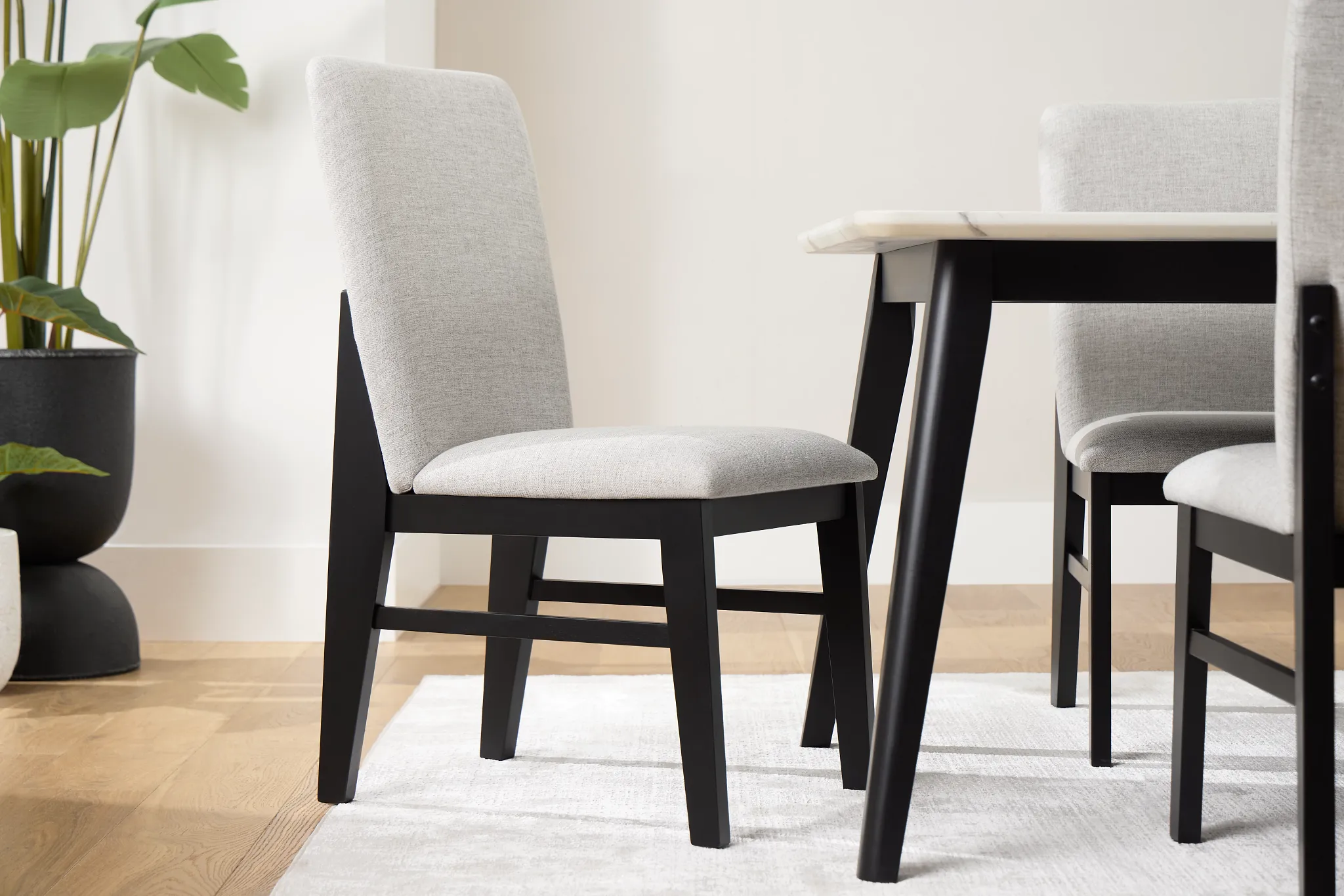Riverdale Black Upholstered Side Chair