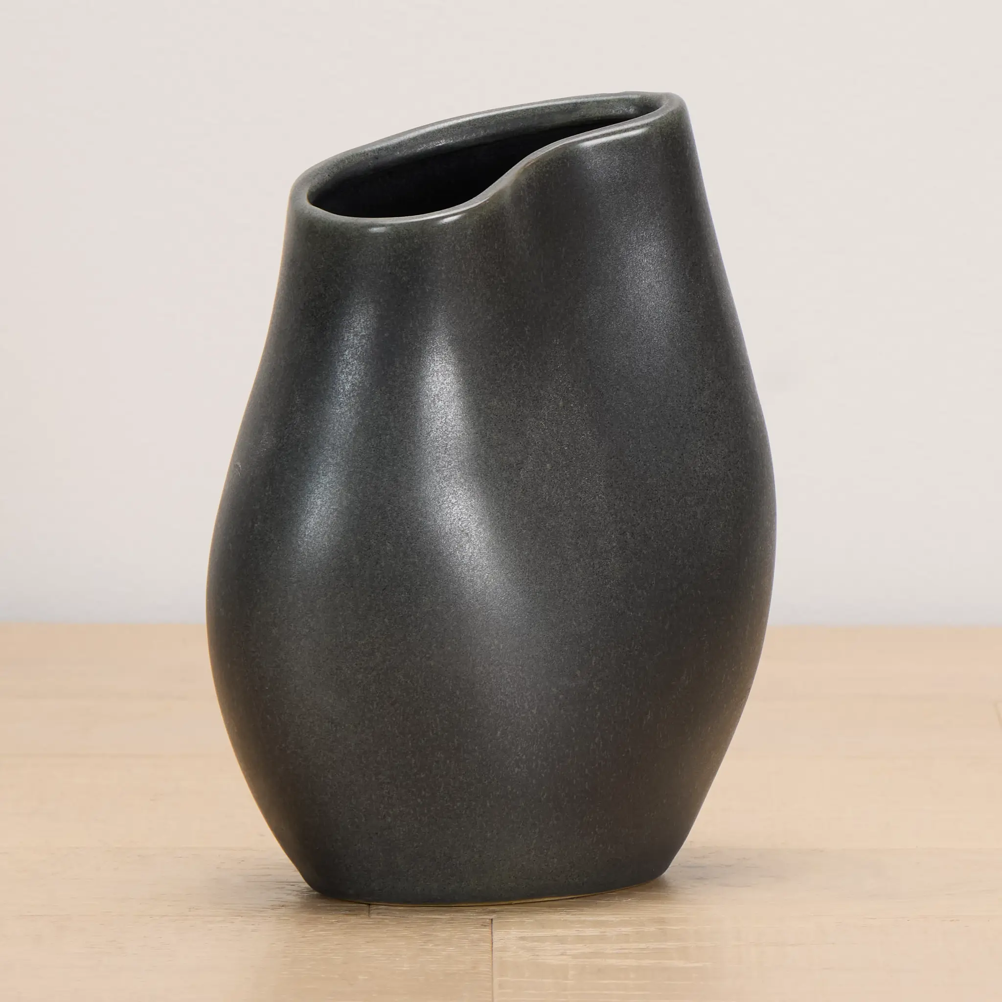 Visalia Black Medium Vase Visalia Black Medium Vase