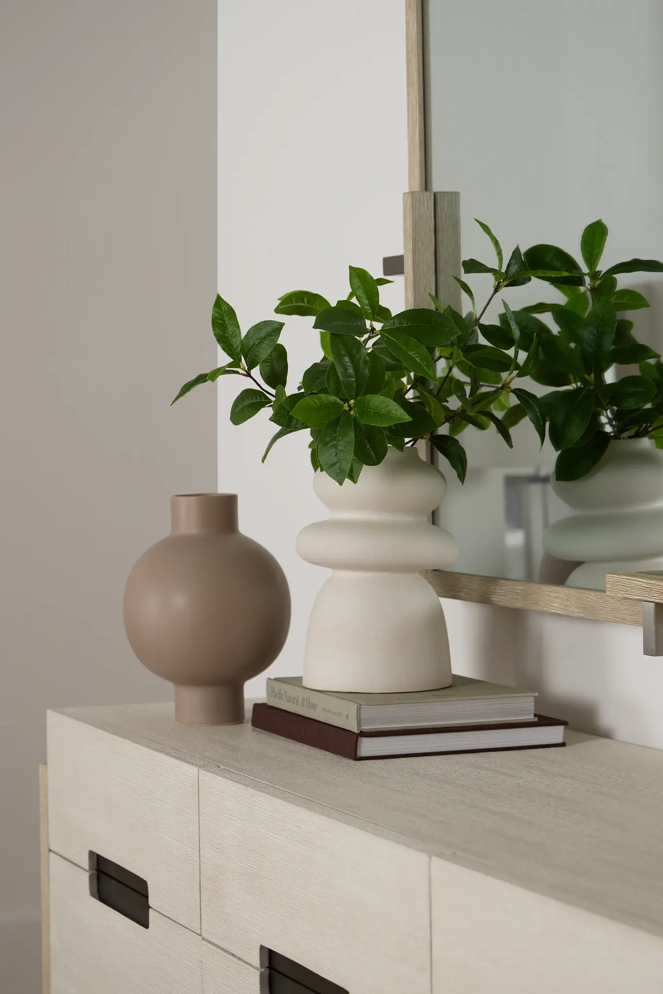 Zoni Ivory Large Vase Zoni Ivory Large Vase