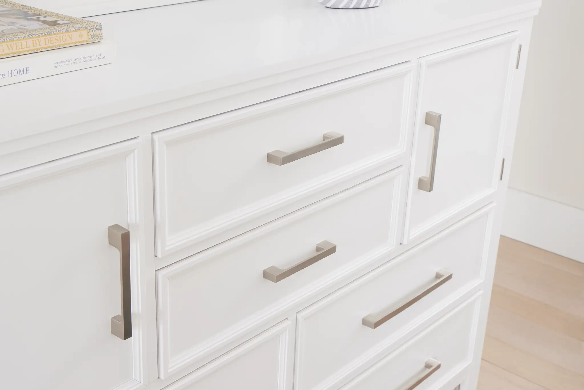 Seabrook White Large Dresser & Mirror Seabrook White Large Dresser & Mirror