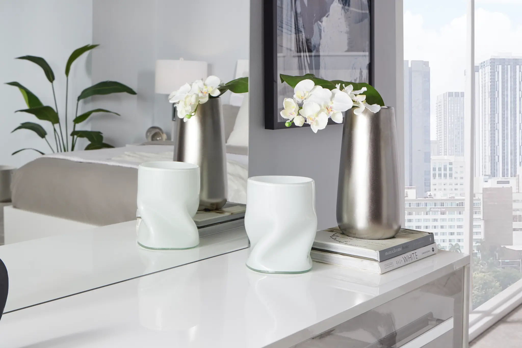 Cailin White Small Vase Cailin White Small Vase