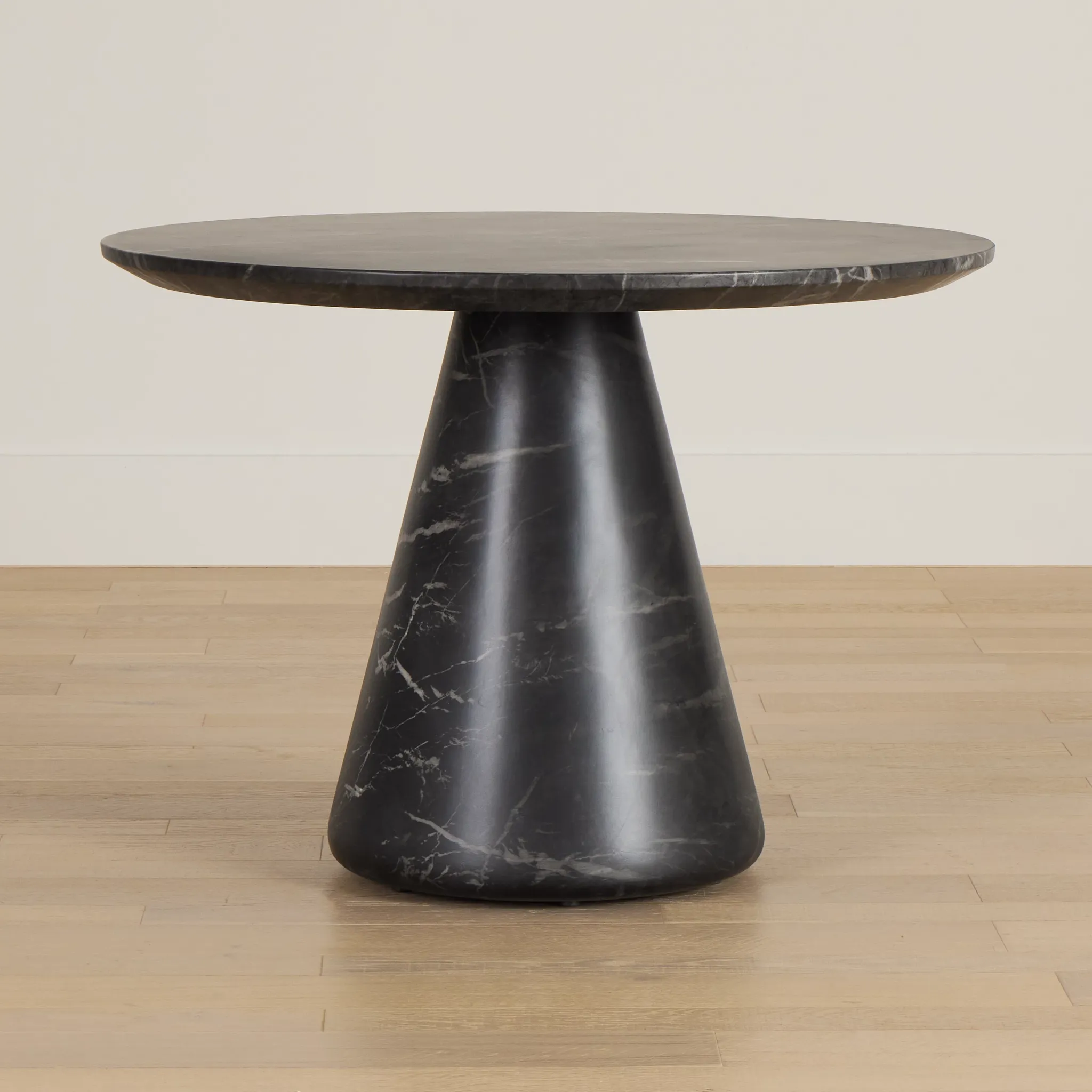 Merrick Black Round Table