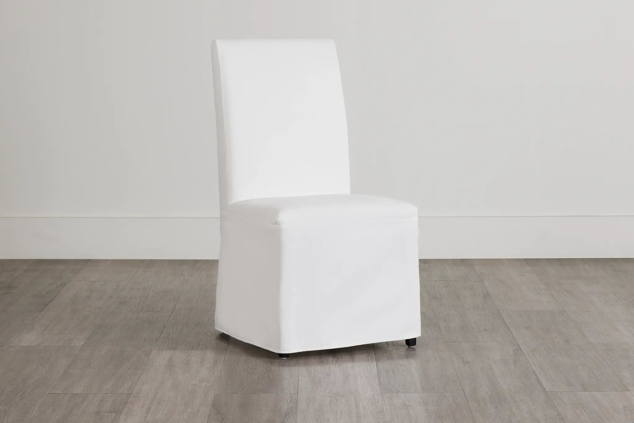 Destination White Long Slipcover Chair With Dark-tone Leg Destination White Long Slipcover Chair With Dark-tone Leg
