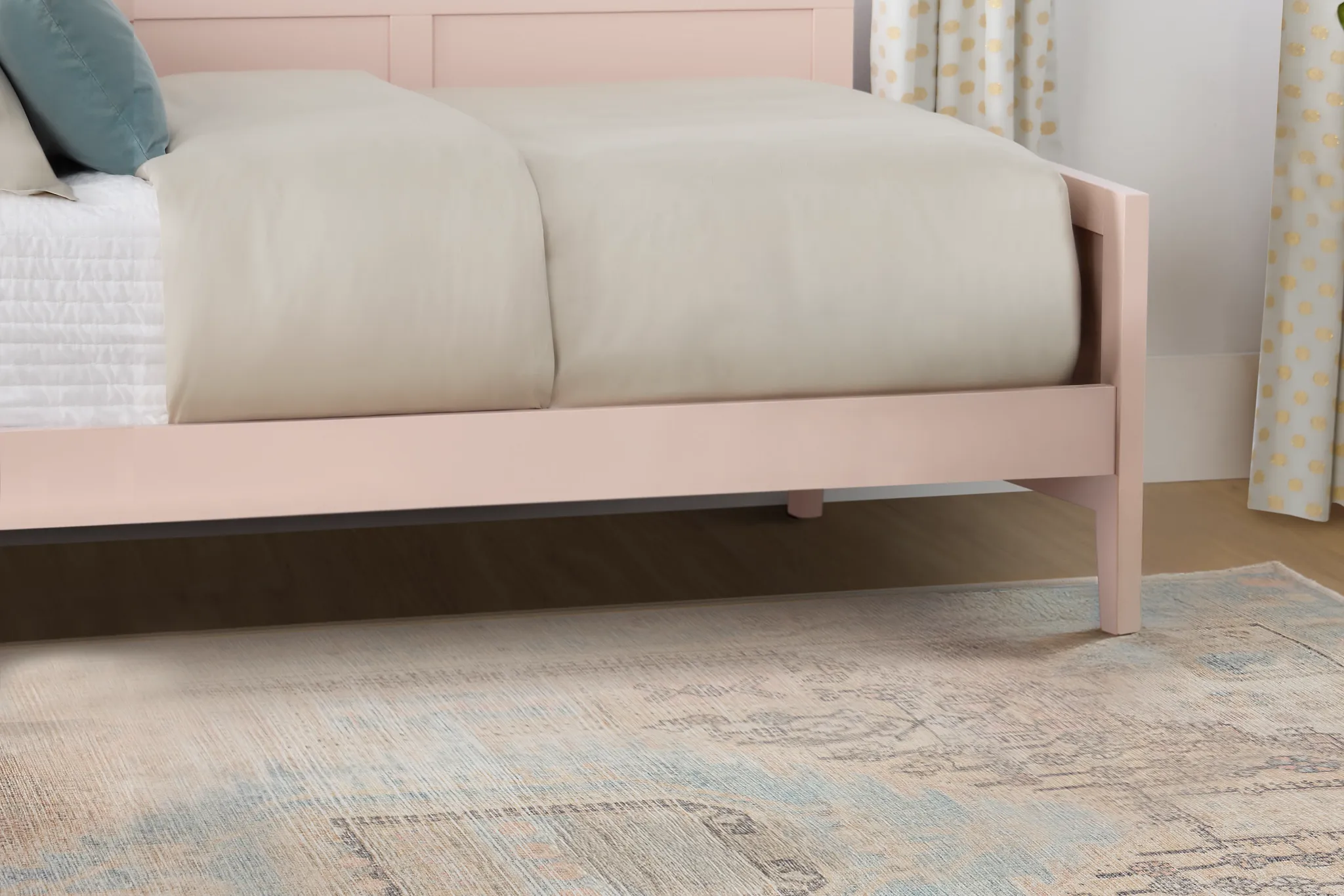 Charleston Pink Daybed