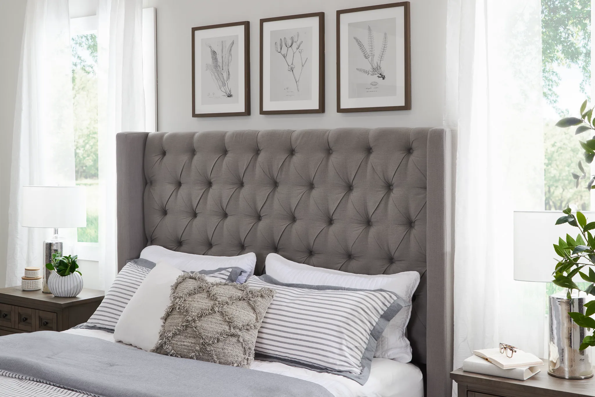 Lacey Gray Uph Platform Bed