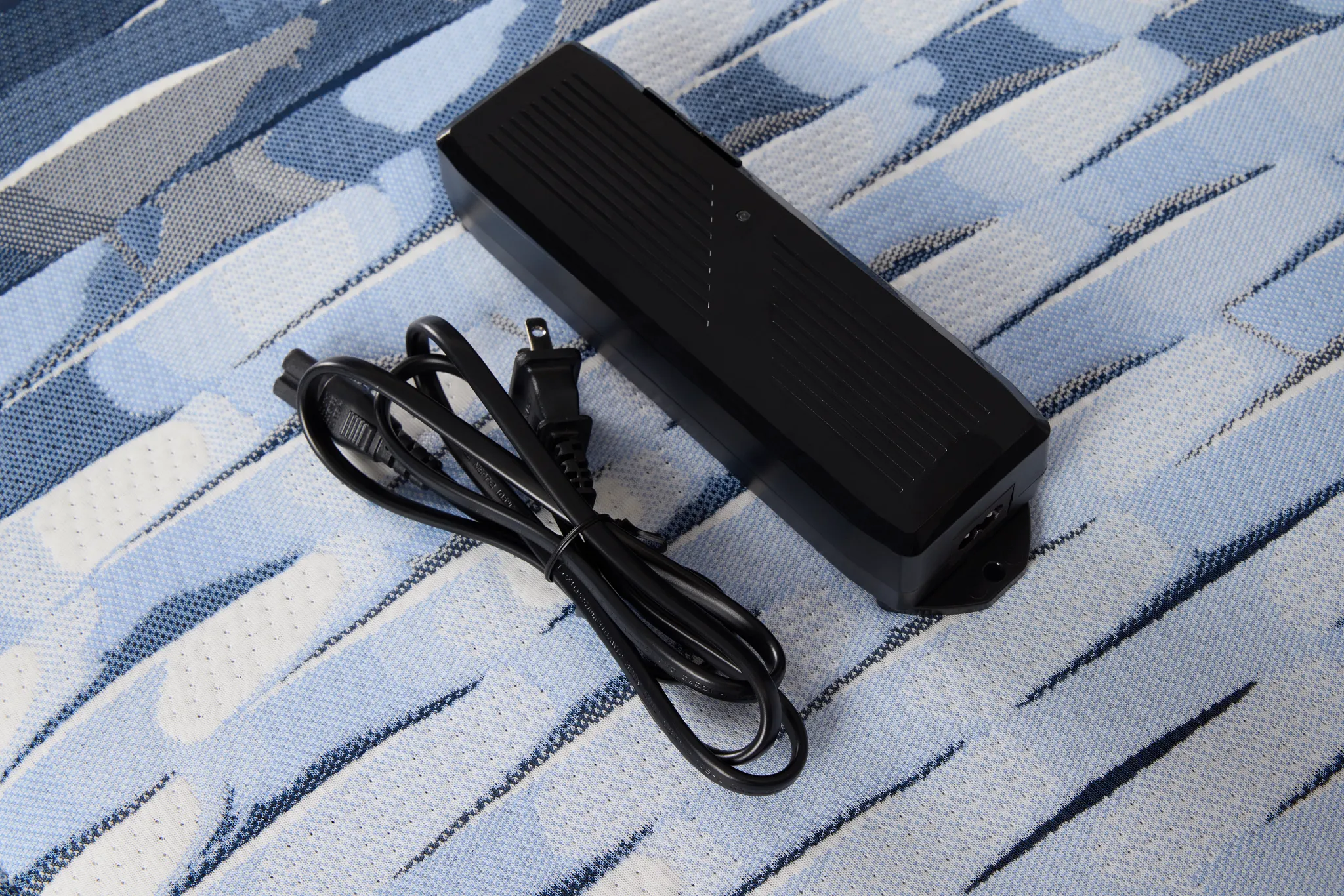 Serta Icomfort Aveda Plush Elite Adjustable Mattress Set