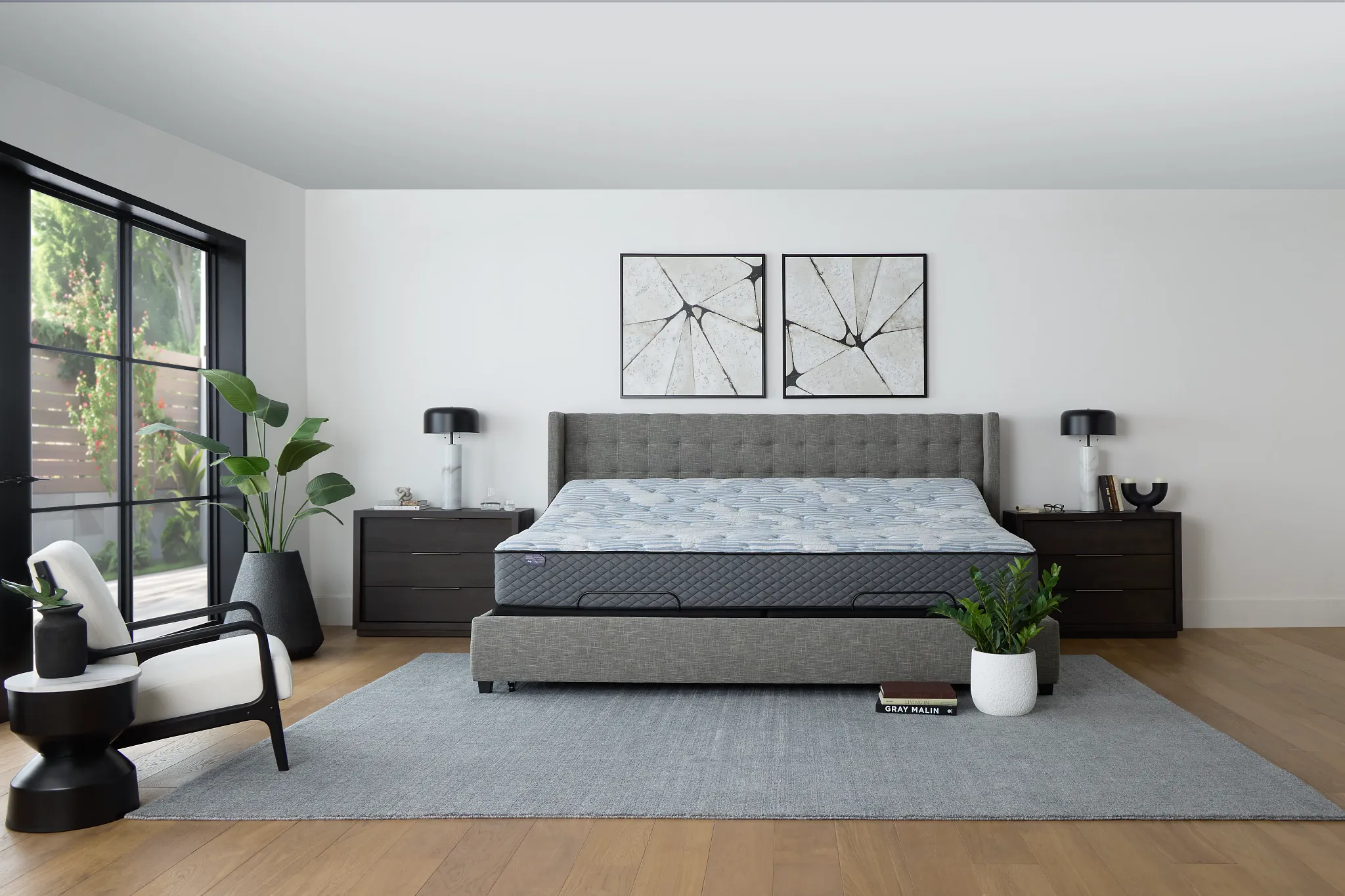 Kevin Charles By Sealy Signature Medium Plus Adjustable Mattress Set