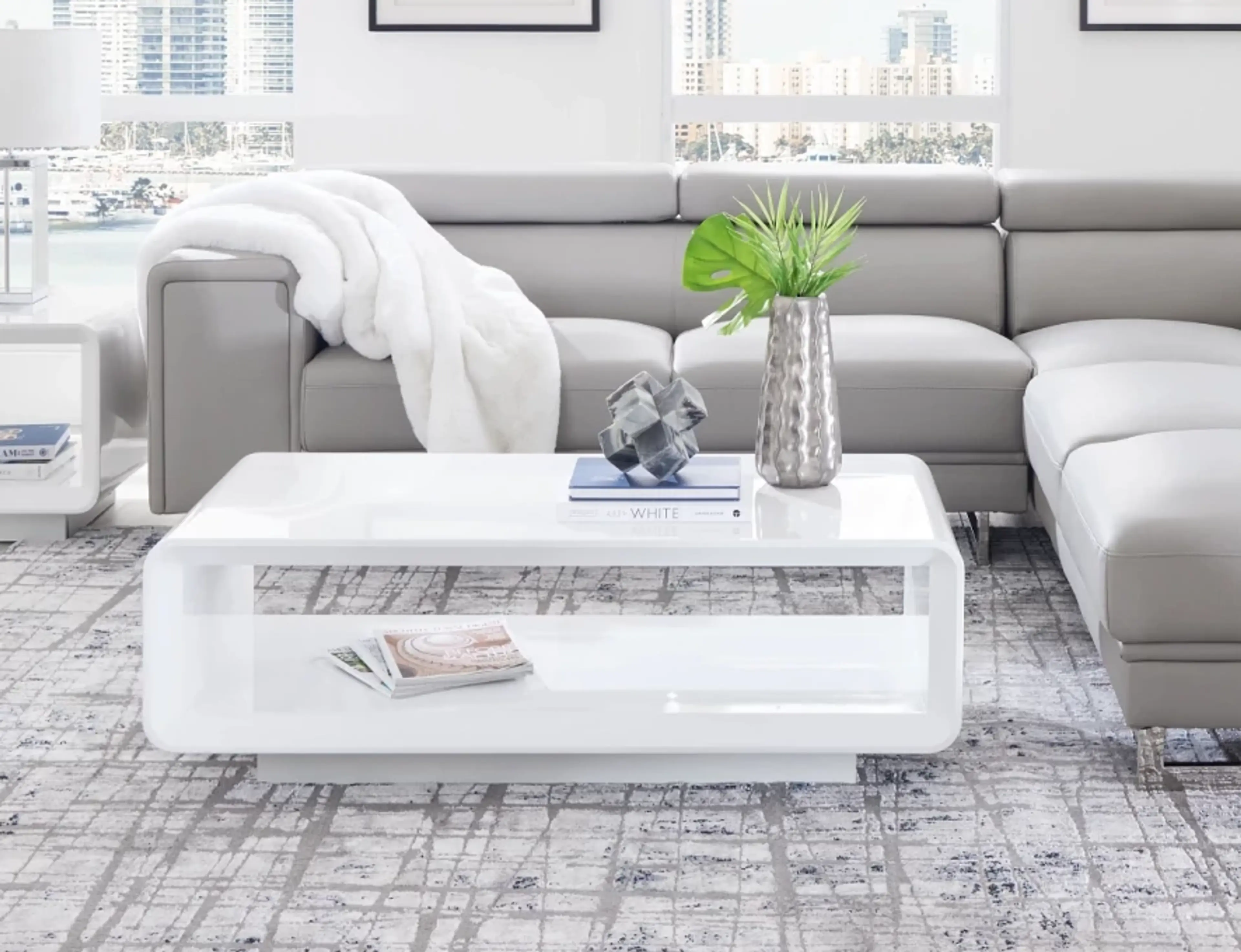Beautiful Ways to Decorate a Coffee Table: Elevate Your Living Room Style