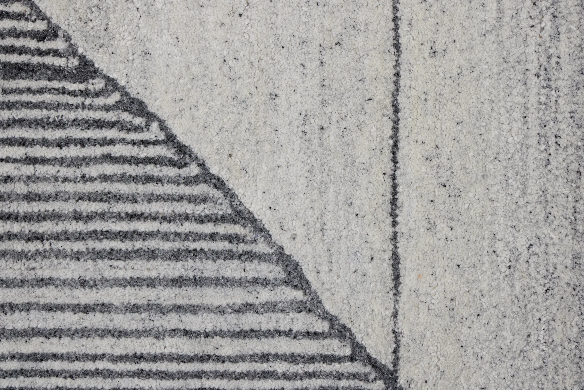 Hoga Gray 5x8 Area Rug