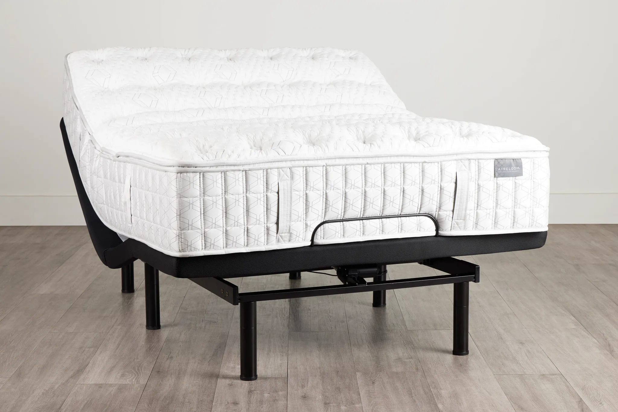 Aireloom Timeless Odyssey Luxetop M1 Plush Plus Adjustable Mattress Set