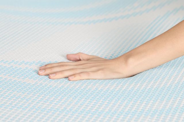 Tempur-pedic Tempur-luxebreeze 13" Medium Hybrid Mattress