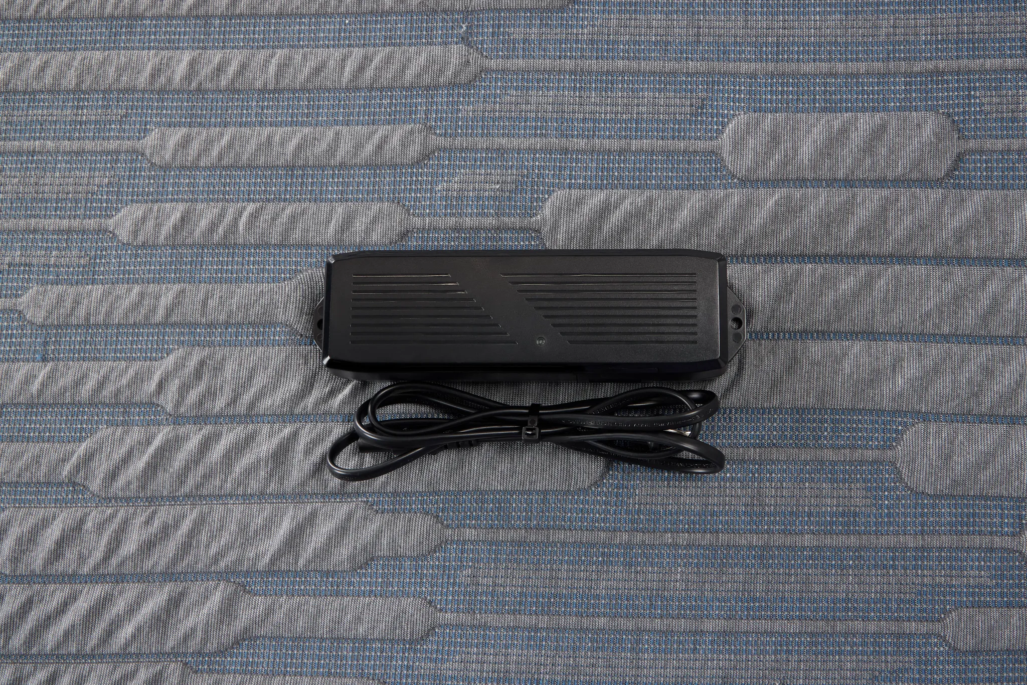 Kevin Charles By Sealy Hybrid Plush Deluxe Adjustable Mattress Set