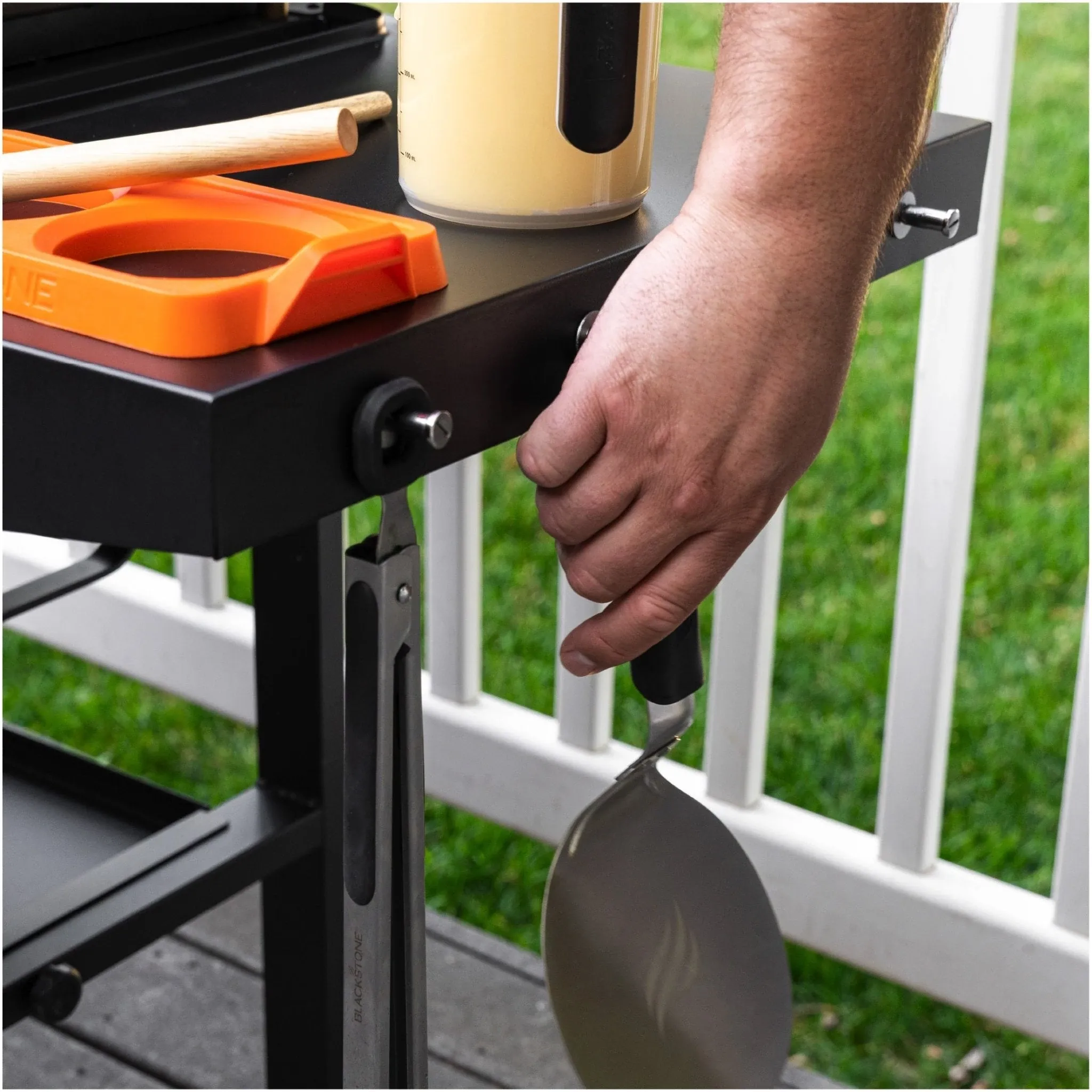 Blackstone Omnivore 28" Gas Griddle With Hood