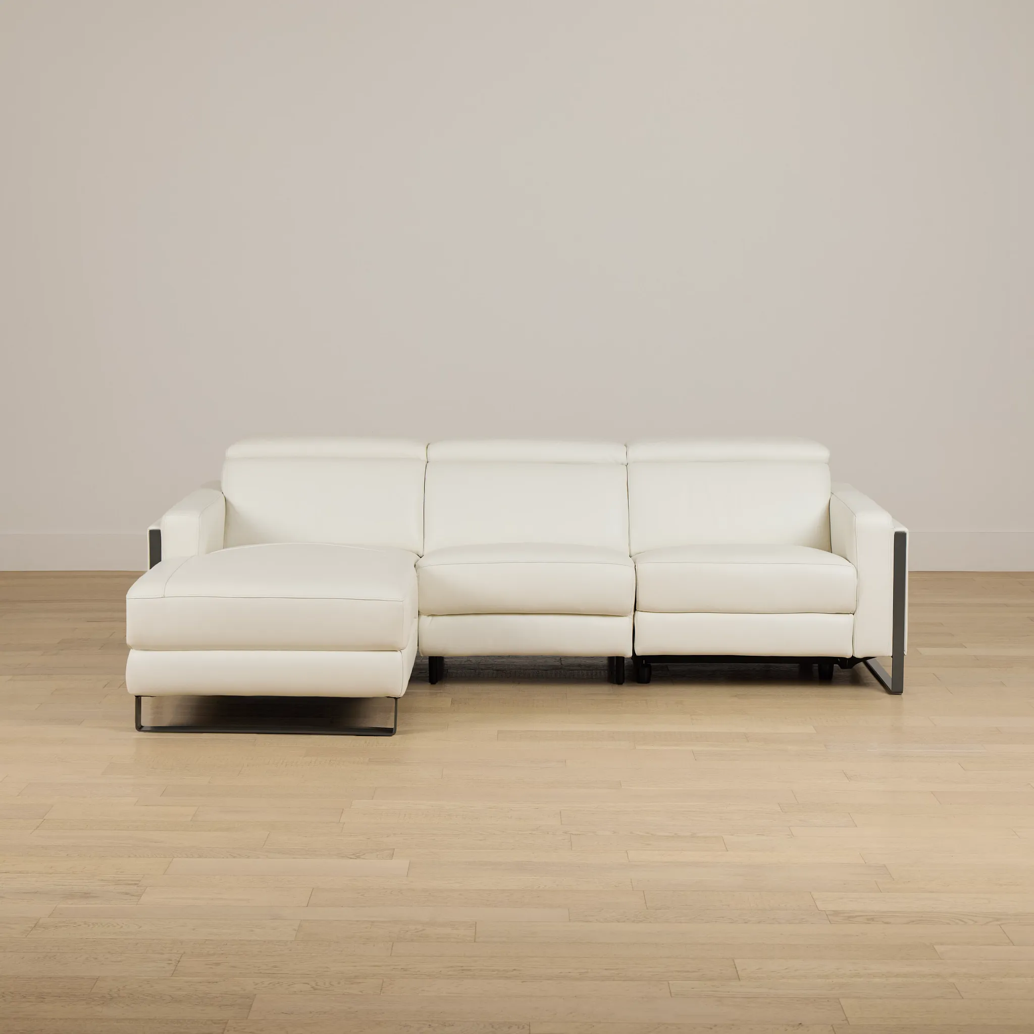 Atlas White Lthr/vinyl Left Chaise Power Reclining Sectional