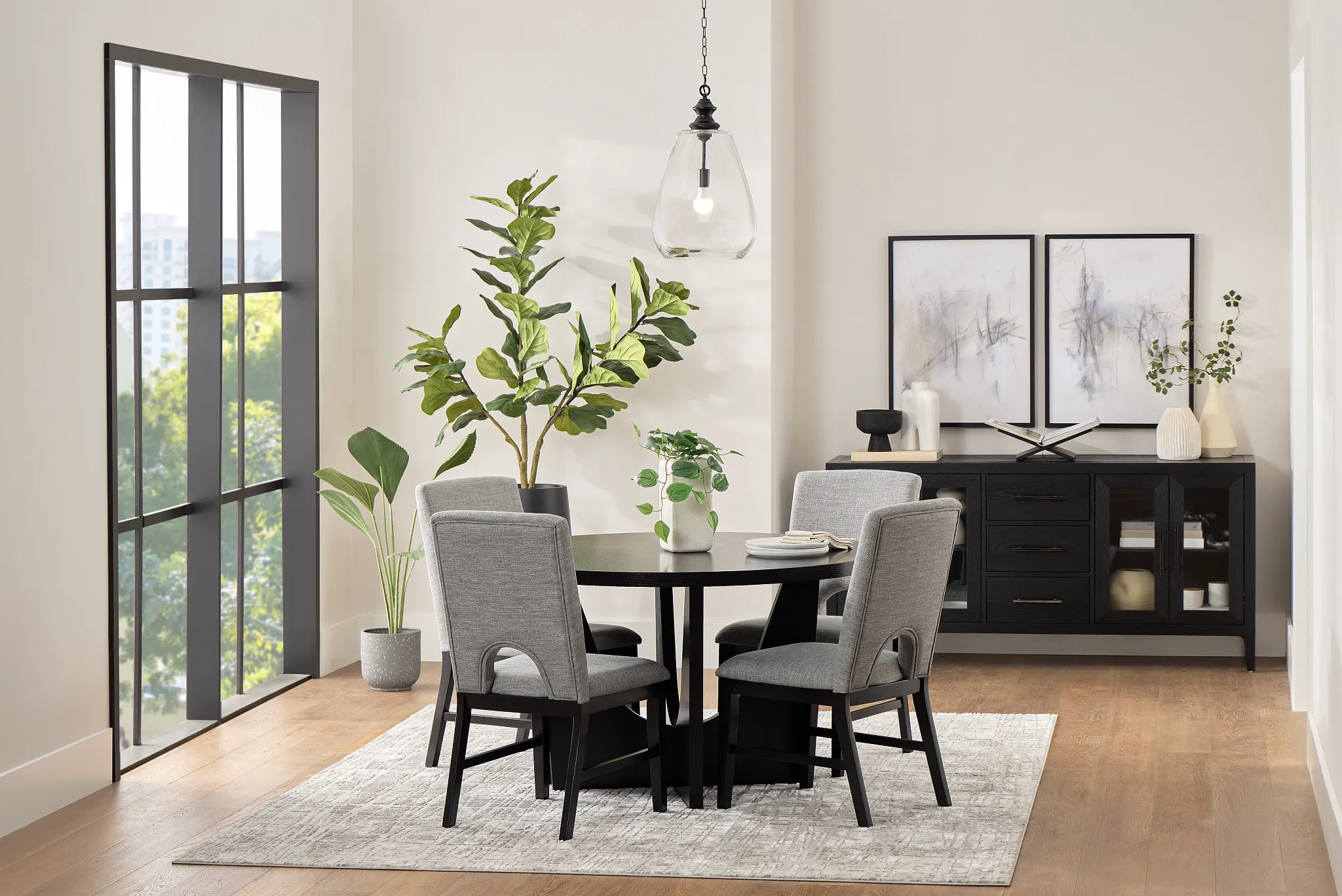 Oxford Black Round Table & 4 Upholstered Chairs