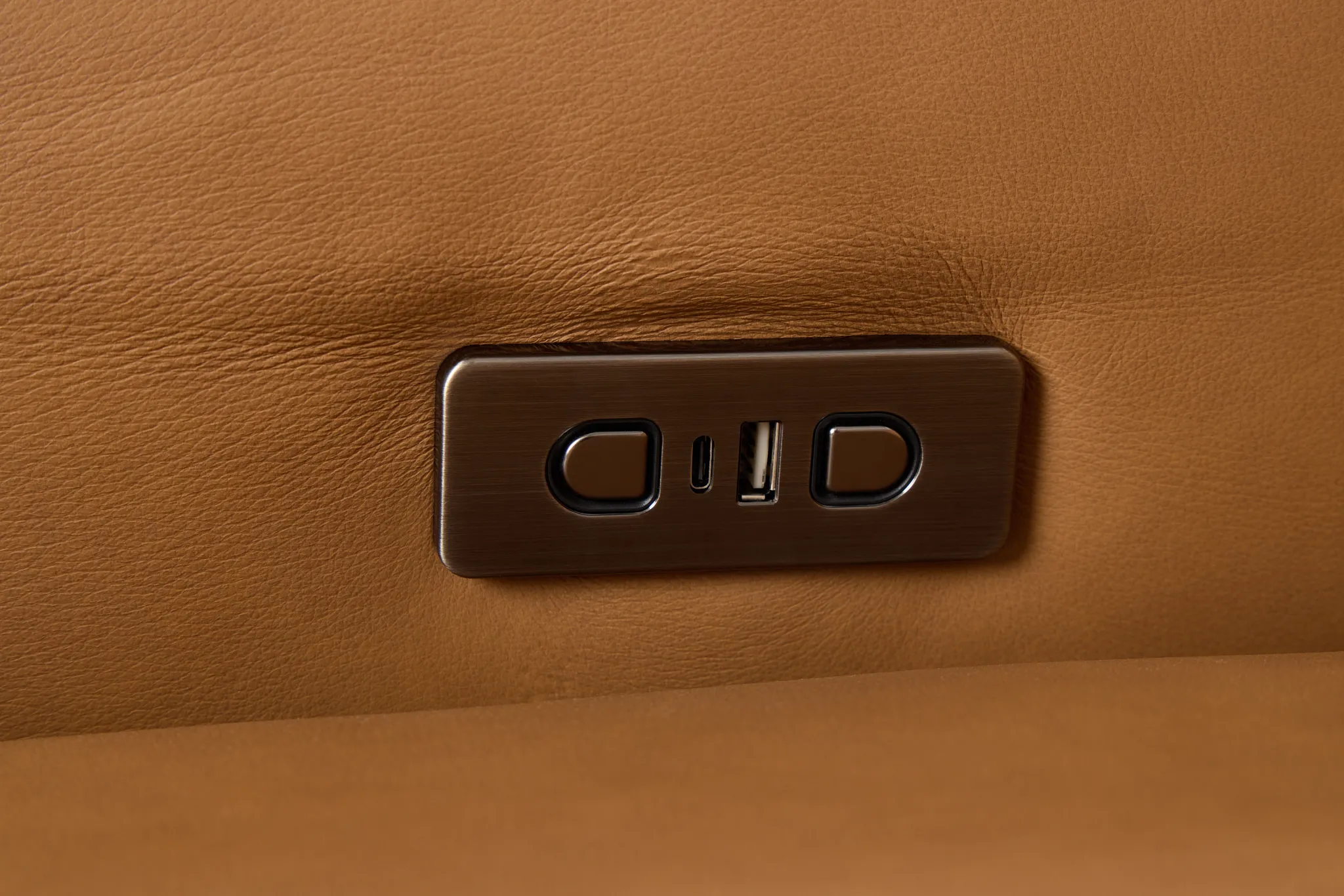 Rudy Brown Lthr/vinyl Small Right Chaise Power Extension Sectional