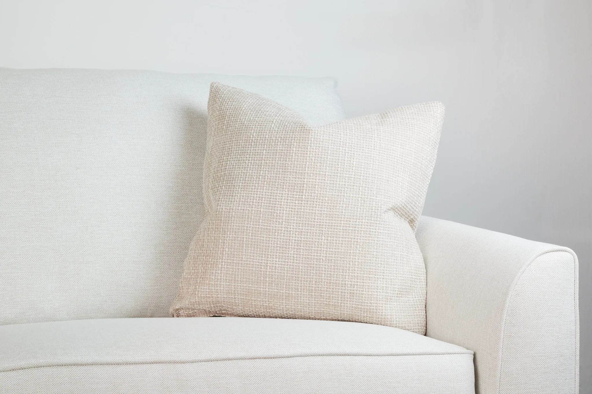 Sutt Taupe 20" Accent Pillow