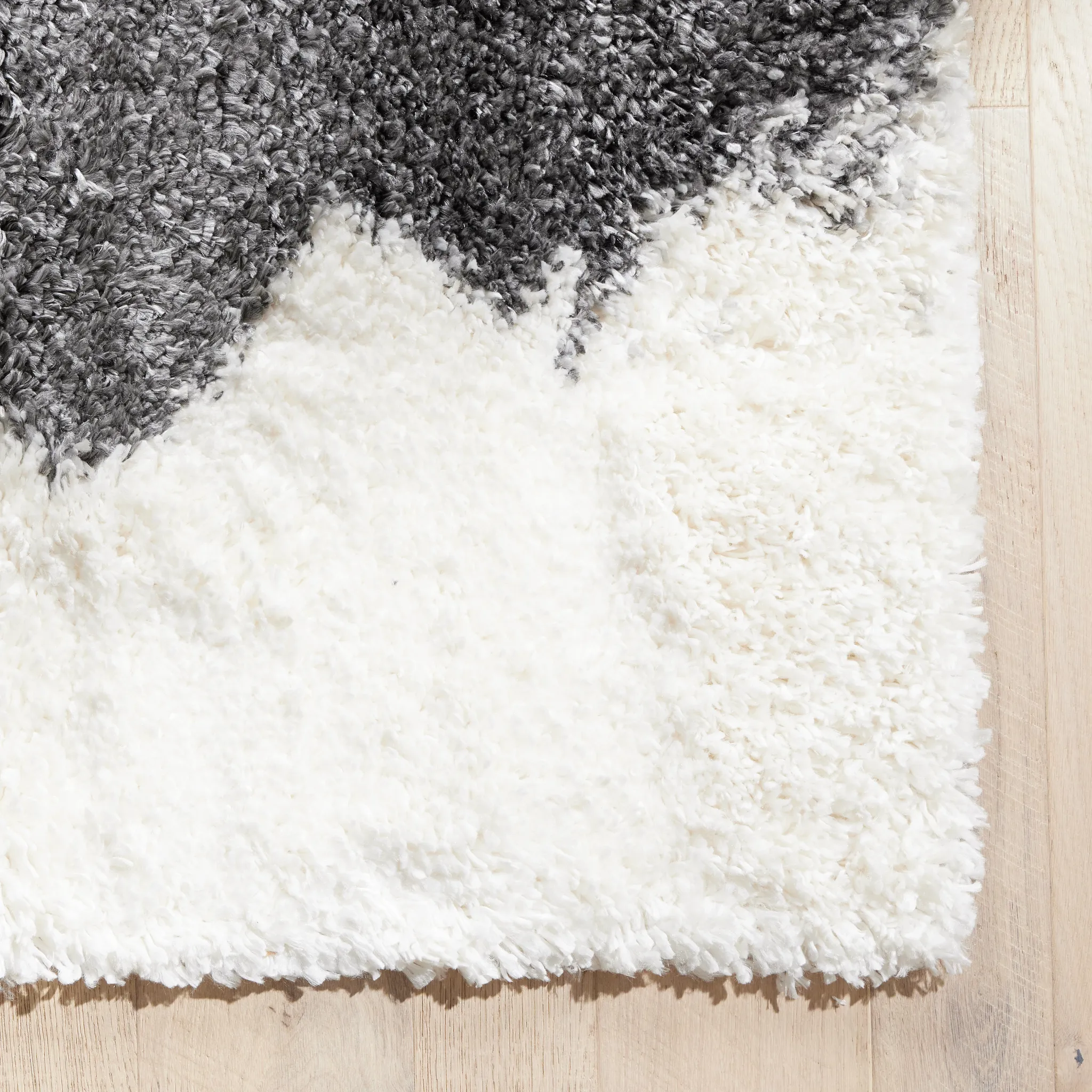 Sohi White 8x11 Area Rug