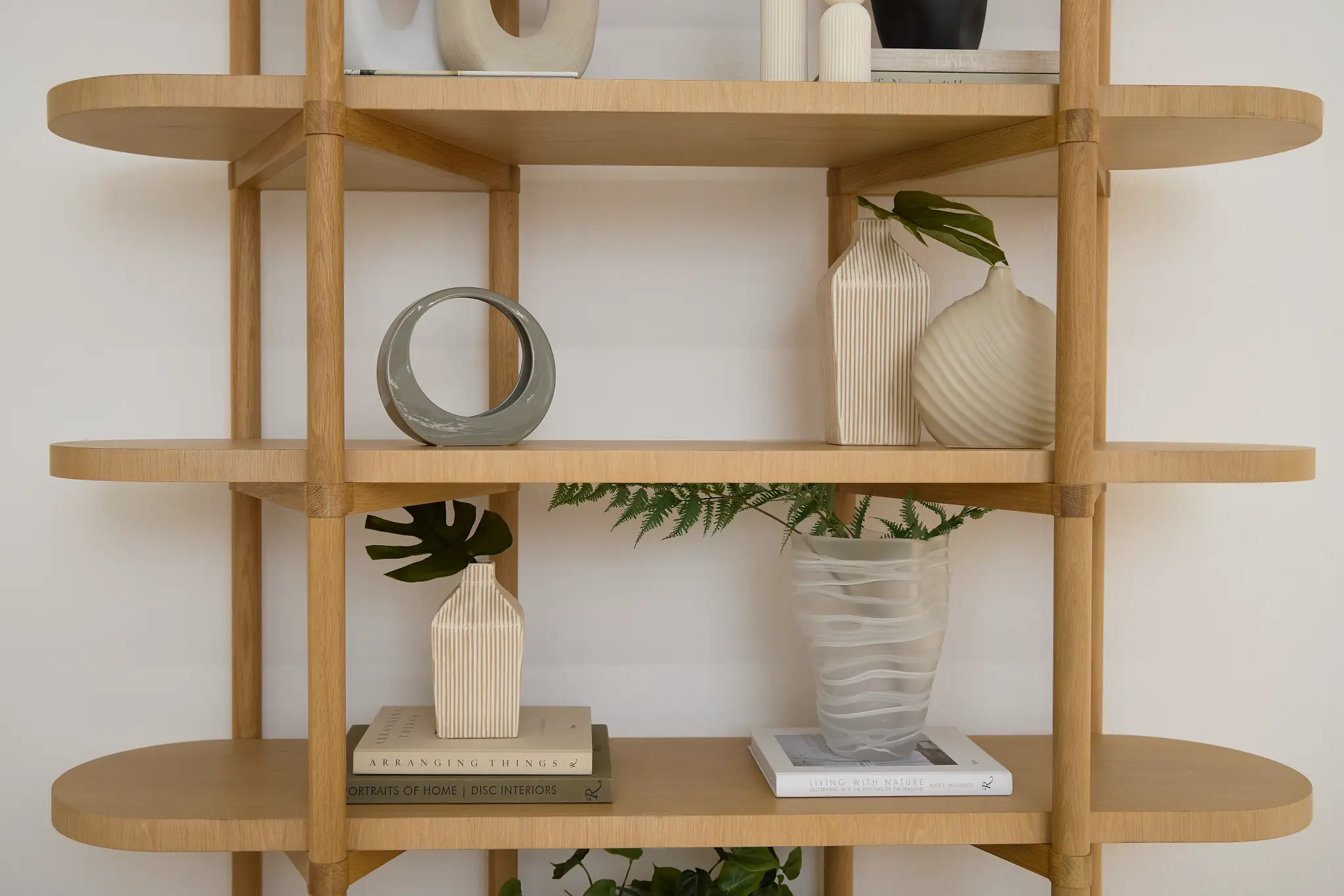 Liny Ivory Medium Vase Liny Ivory Medium Vase