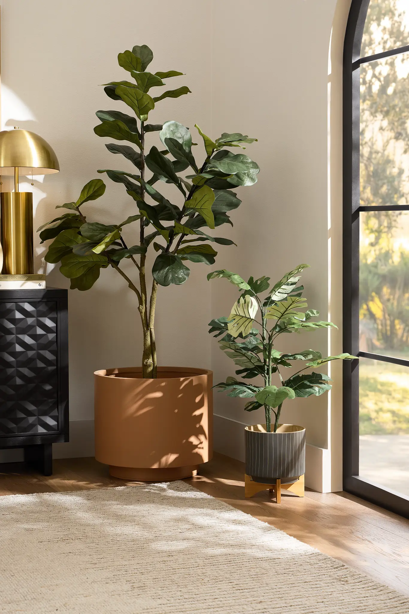 Sakira Brown Medium Planter Sakira Brown Medium Planter