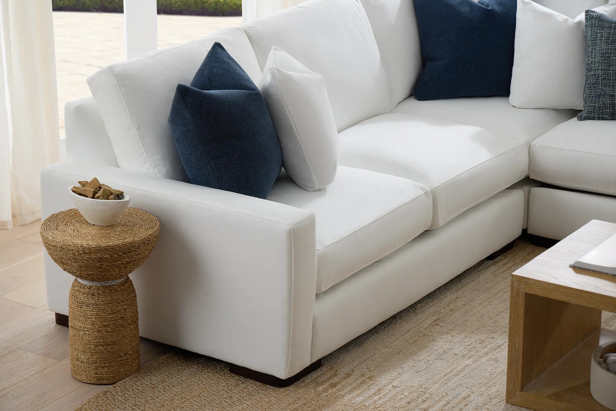 Edgewater Peyton White Medium Two-arm Sectional Edgewater Peyton White Medium Two-arm Sectional