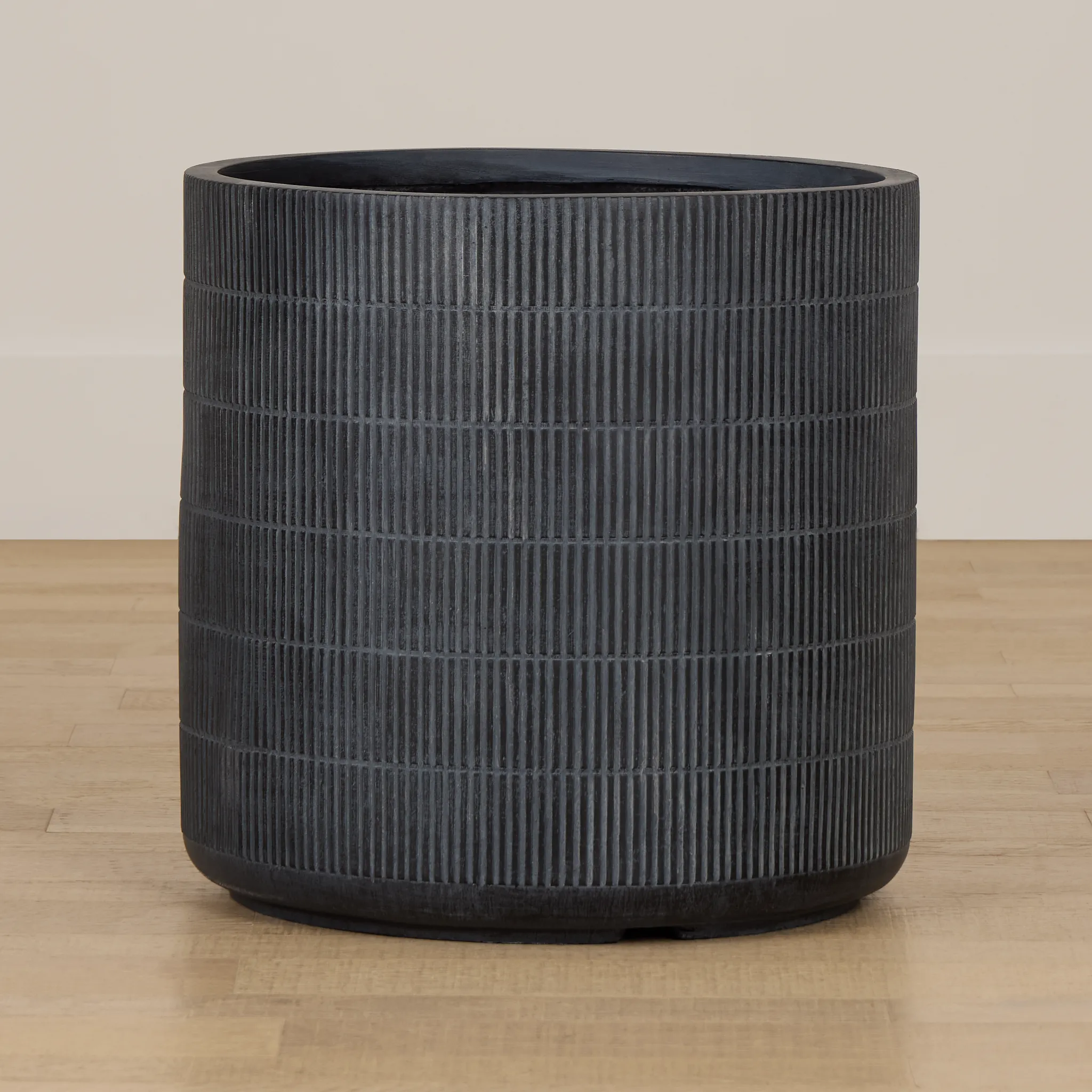Lilani Black Large Planter