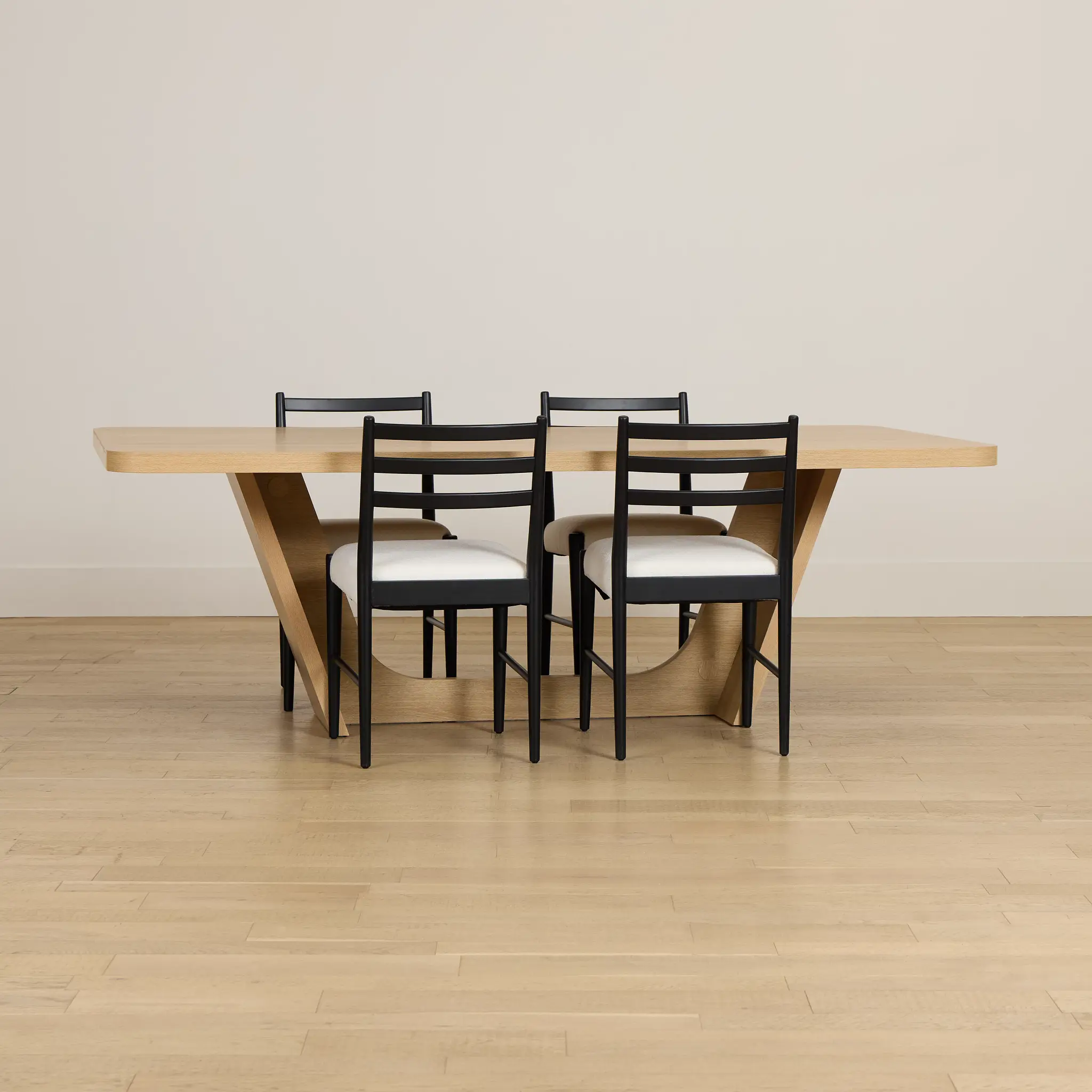 Lyndie Light Tone Rect Table With 4 Black Upholstered Side Chairs Lyndie Light Tone Rect Table With 4 Black Upholstered Side Chairs