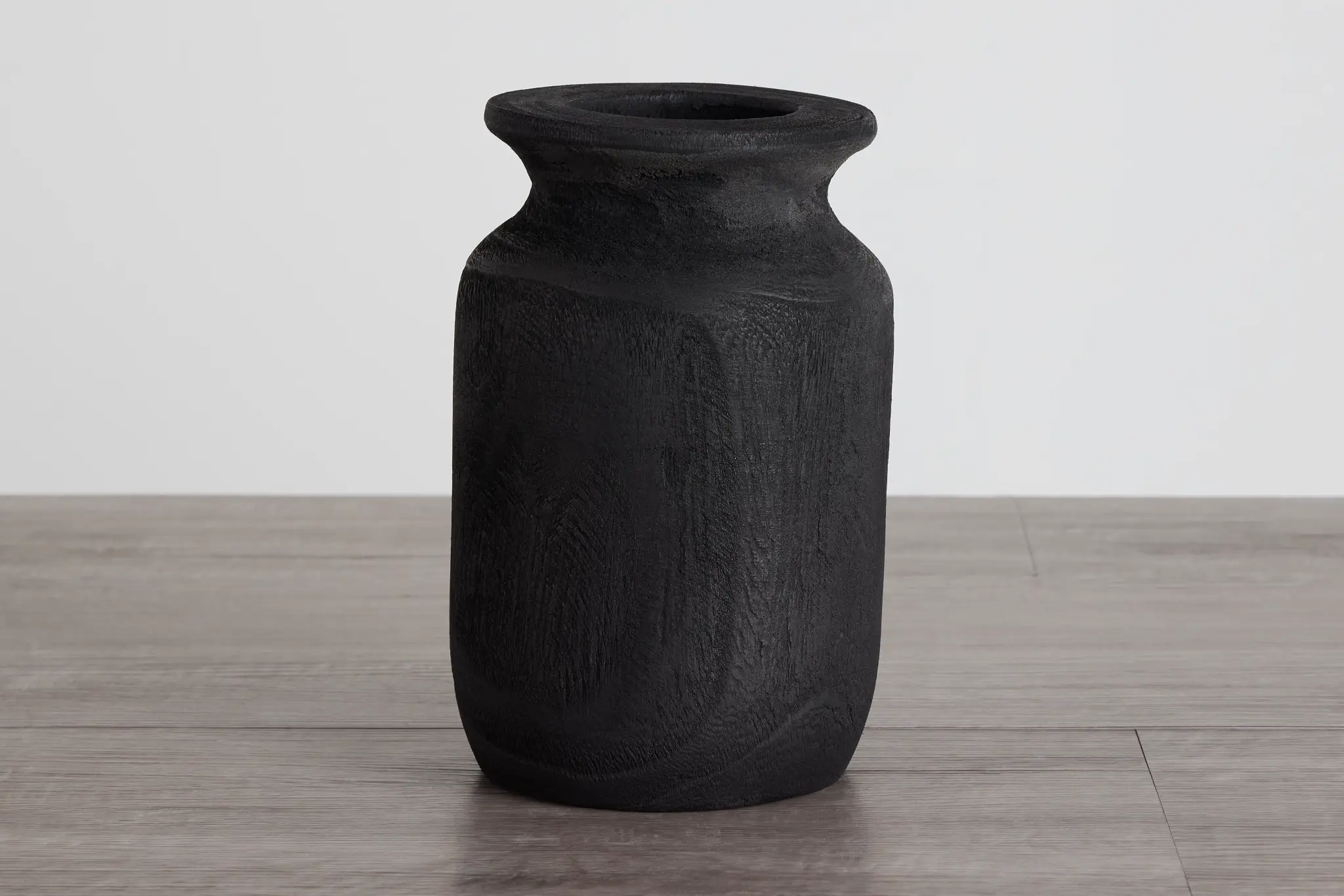 Elza Black 6" Vase Elza Black 6" Vase