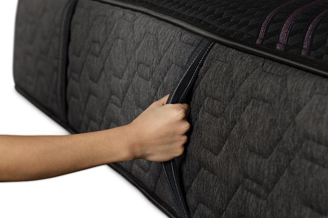 Beautyrest Black Series Two 13.5" Plush Hybrid Mattress