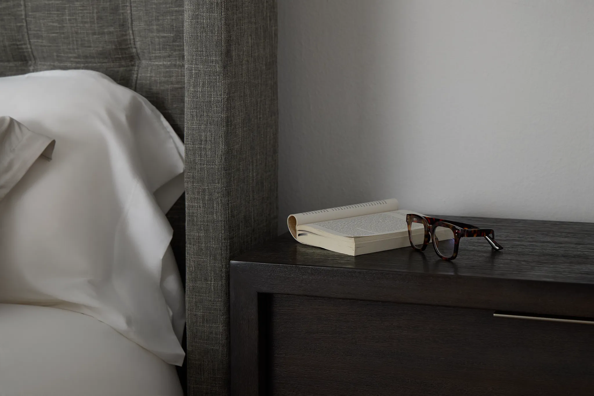 Madden Dark Tone 3-drawer Nightstand