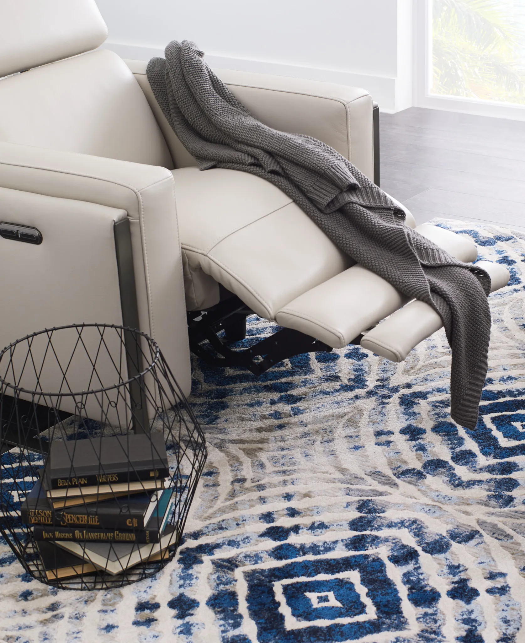 Atlas Taupe Lthr/vinyl Power Recliner With Power Headrest