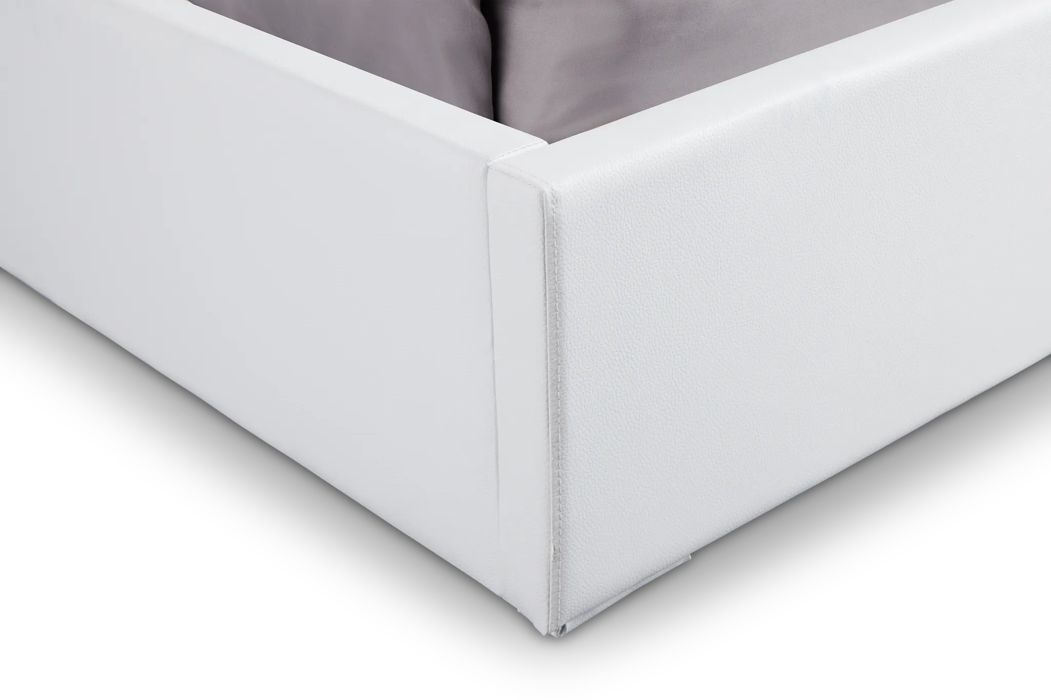 Doral White Uph Spread Bed