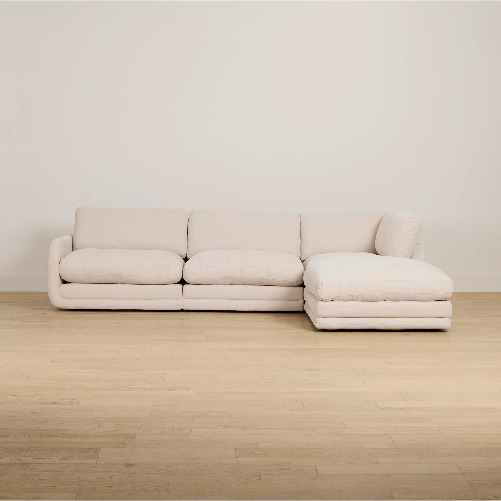 Jules Ivory Velvet 4-piece Right Facing Bumper Sectional