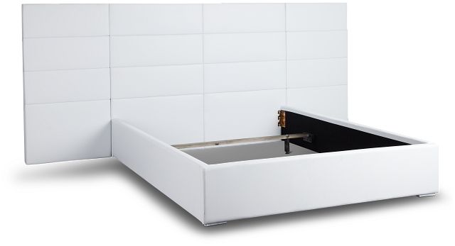 Doral White Uph Spread Bed