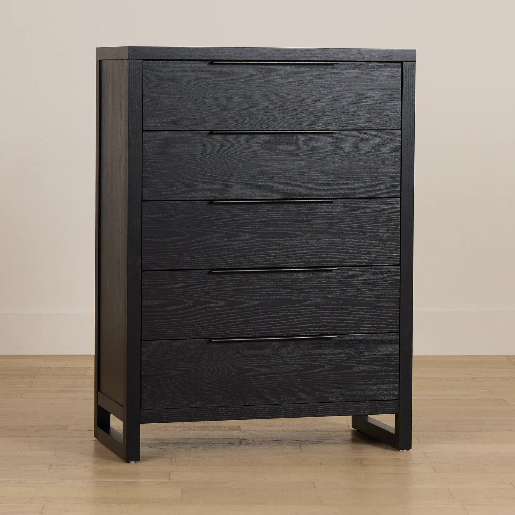 Williamsburg Black 5-drawer Chest