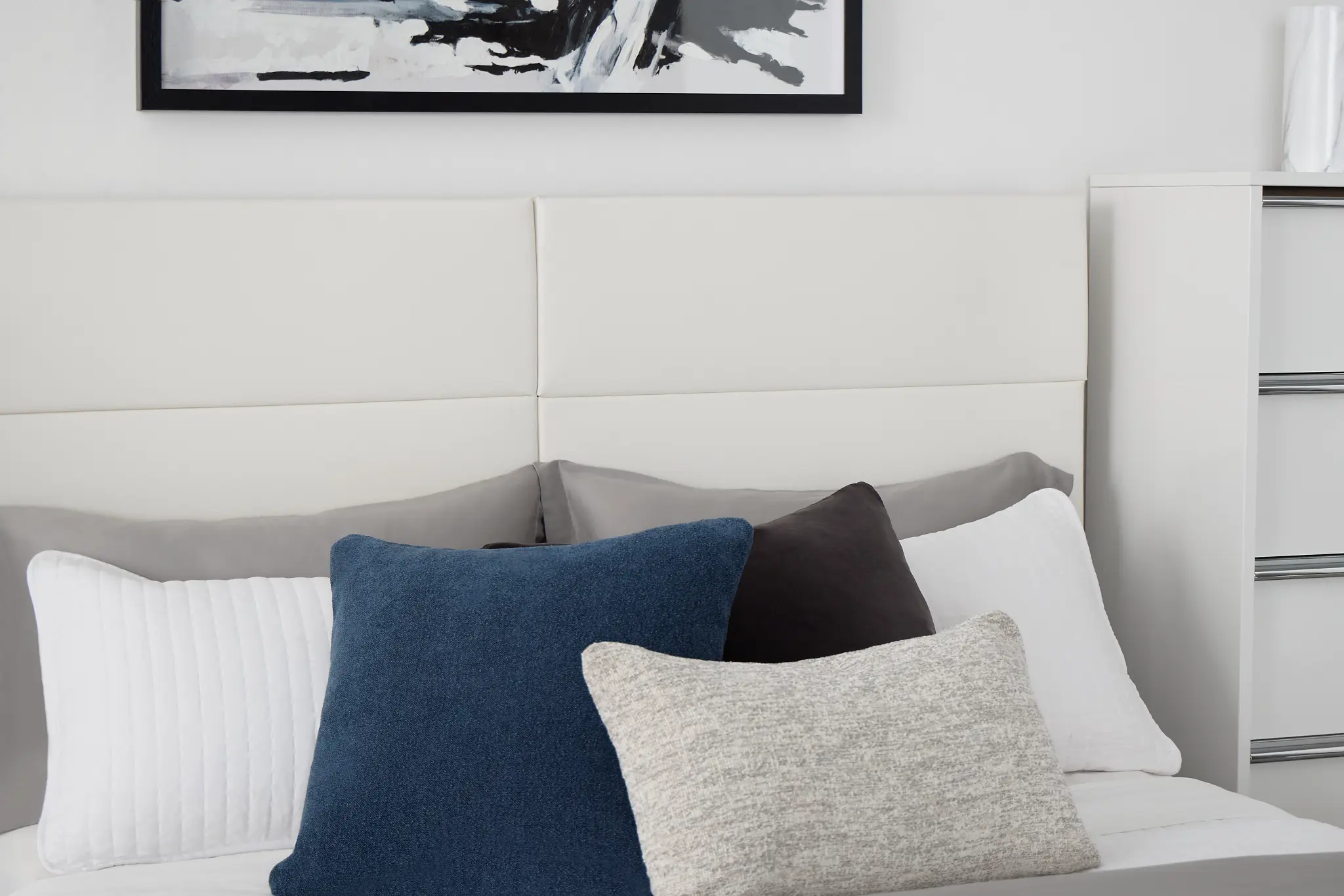 Doral White Uph Platform Bed Doral White Uph Platform Bed