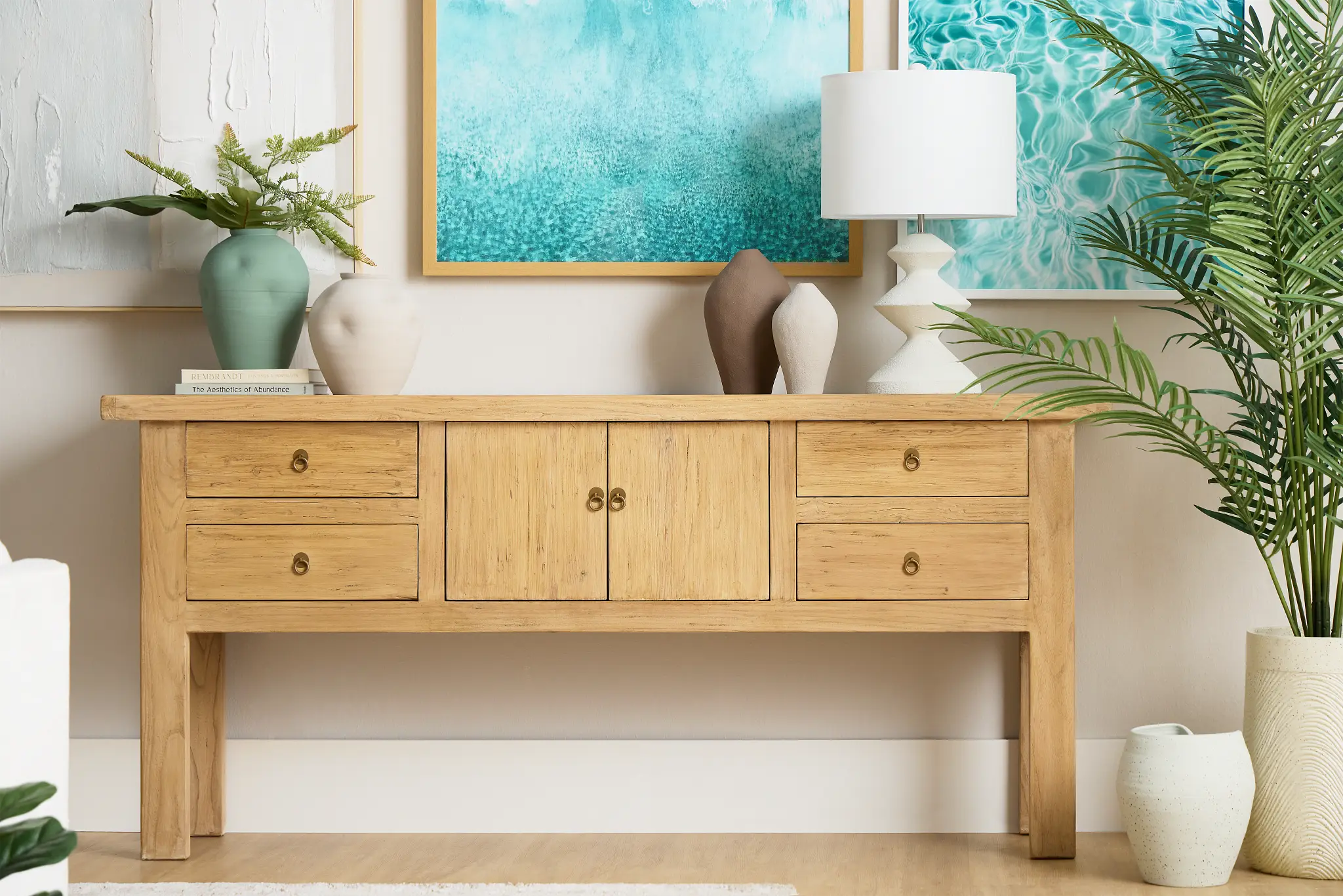 The Compact City Host