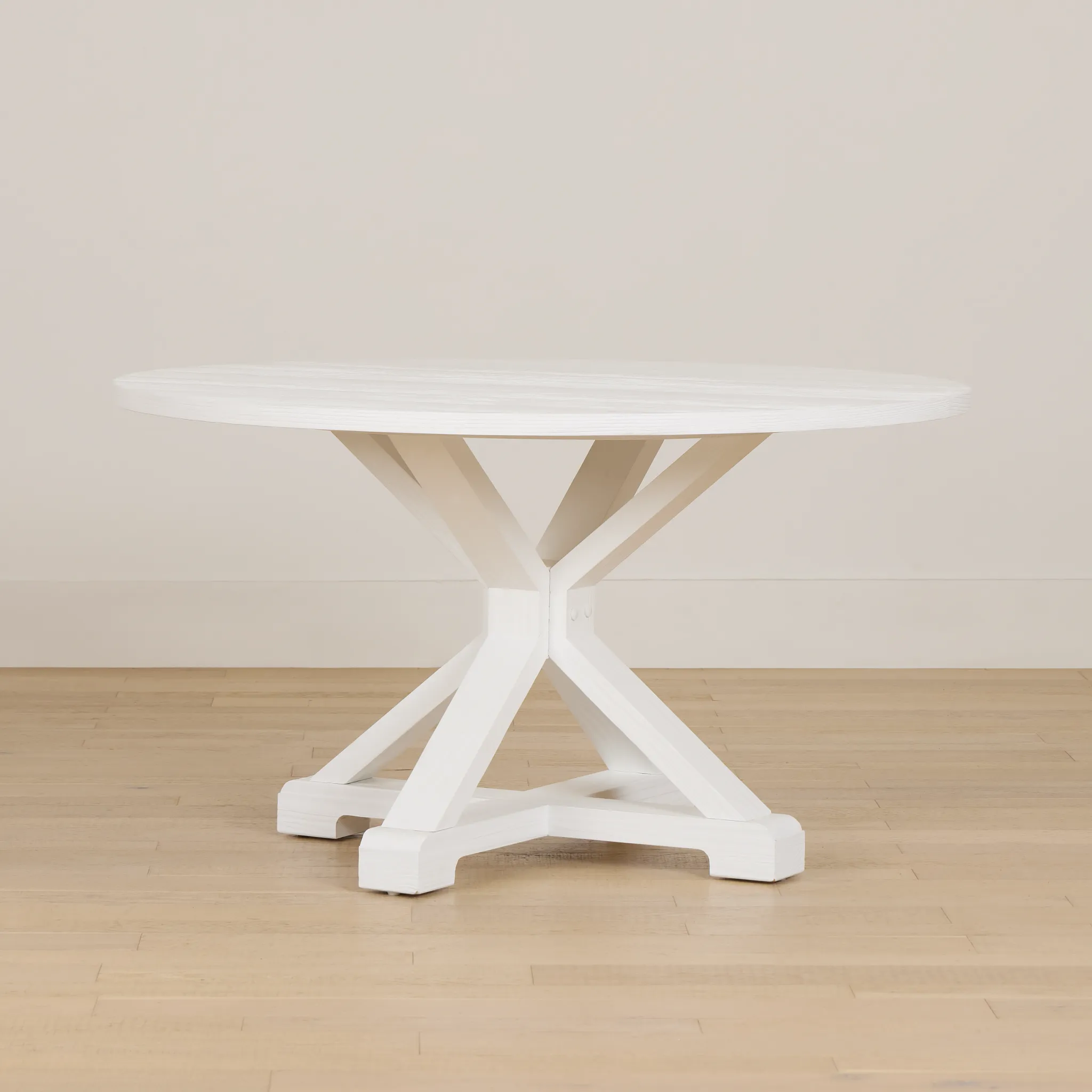 Nantucket White Pine Round Table