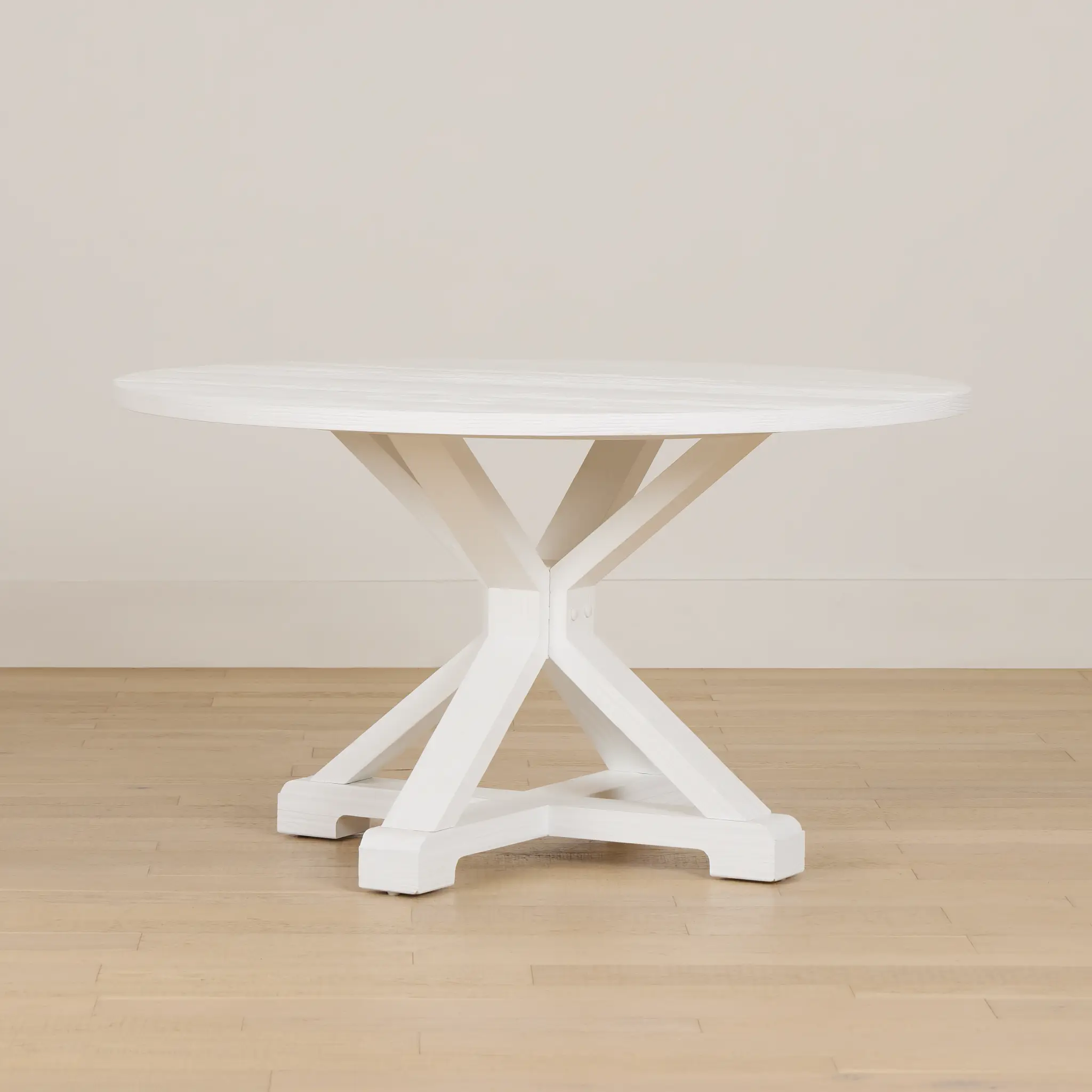 Nantucket White Pine Round Table Nantucket White Pine Round Table