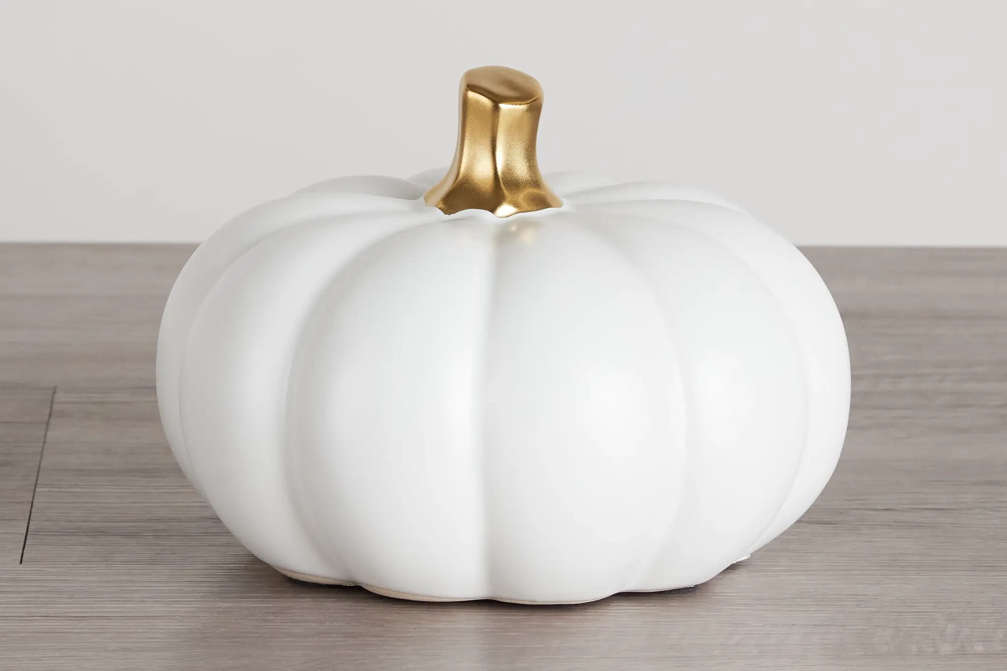 Pumpkin White Medium Tabletop Accessory Pumpkin White Medium Tabletop Accessory