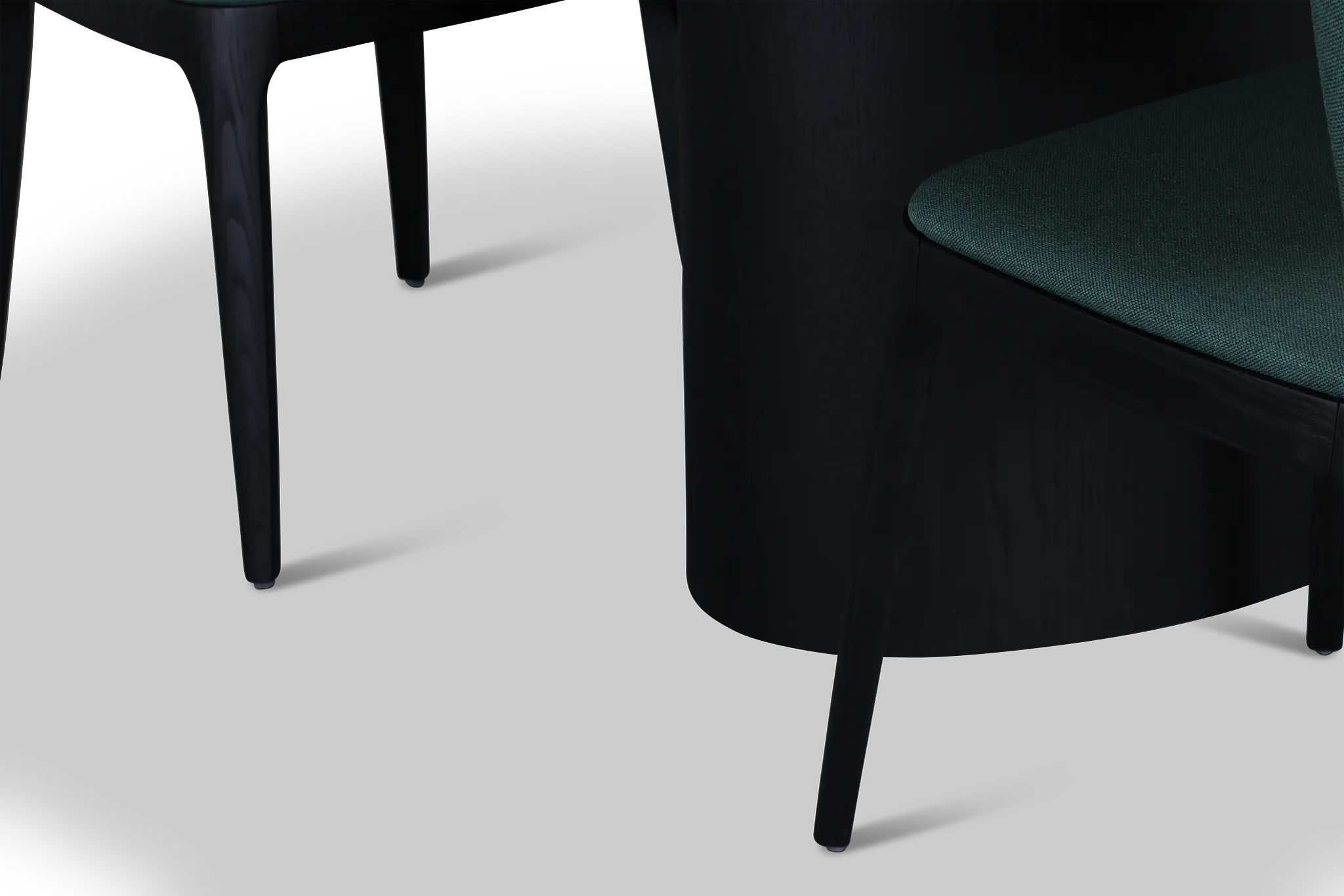 Nomad Black 78" Oval Table & 4 Dark Green Chairs W/ Black Legs