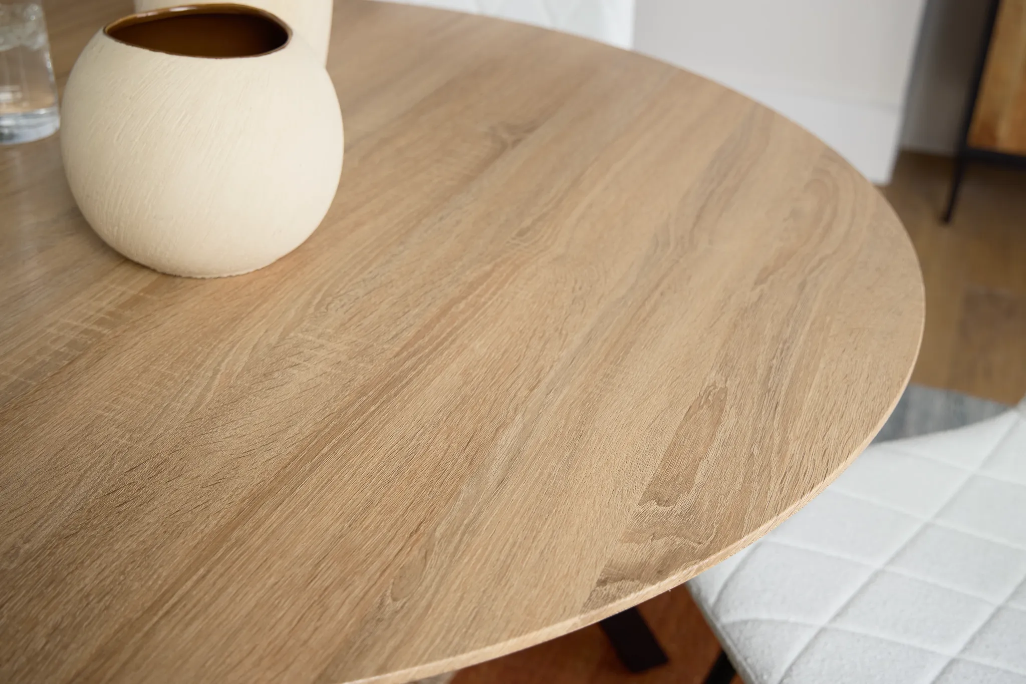 Lynden Light Tone Round Table