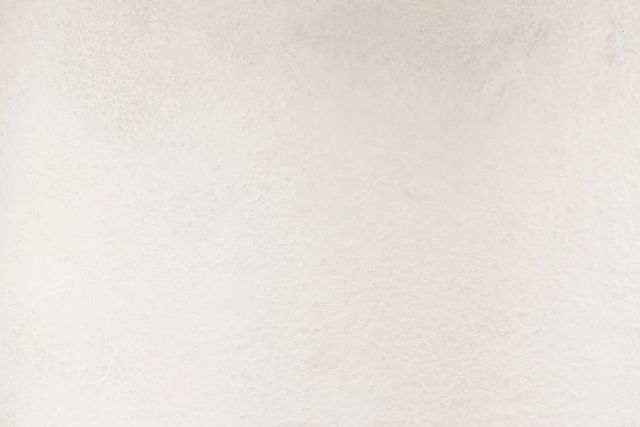 Mai White Medium Sculpture