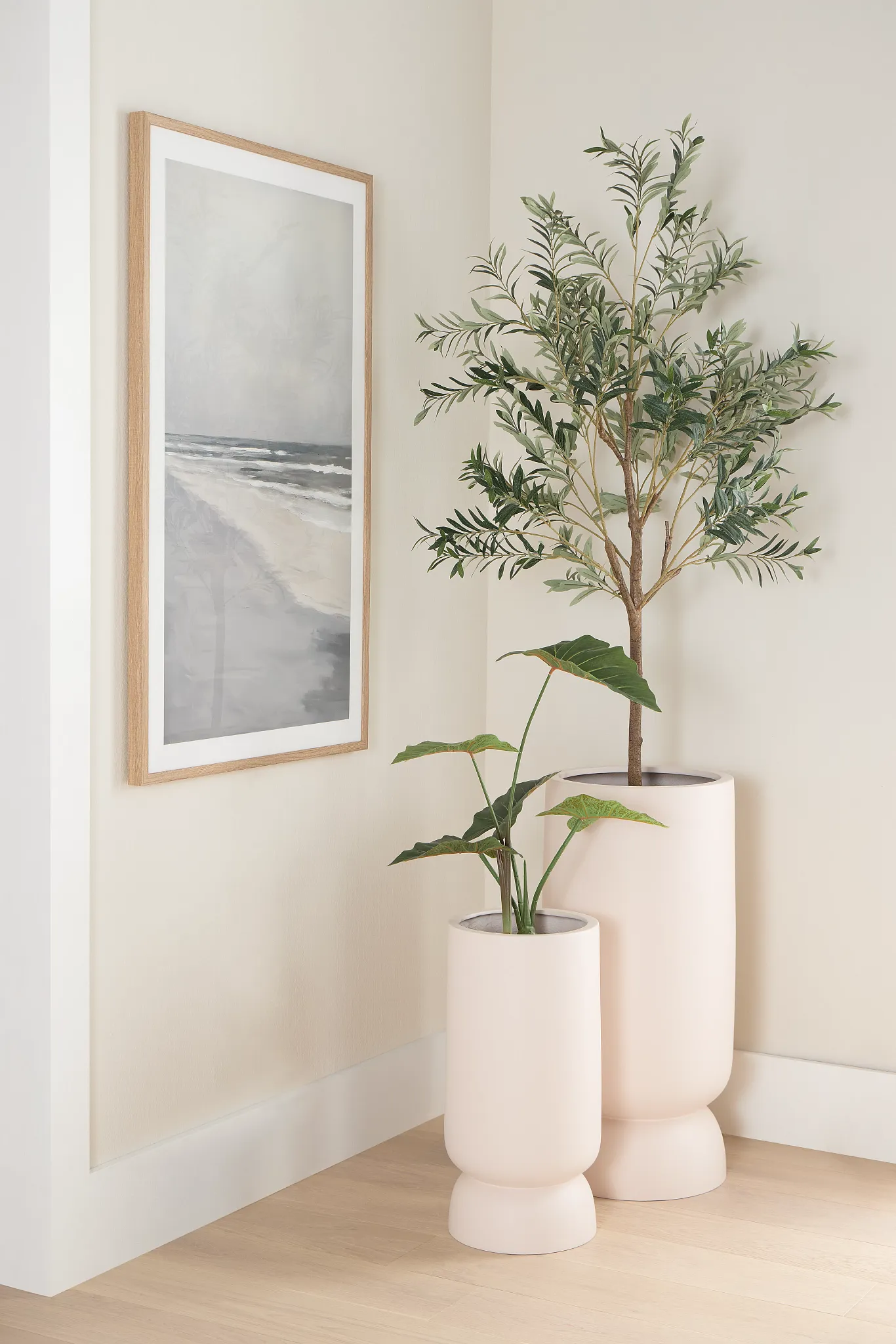 Wilde Ivory Large Planter