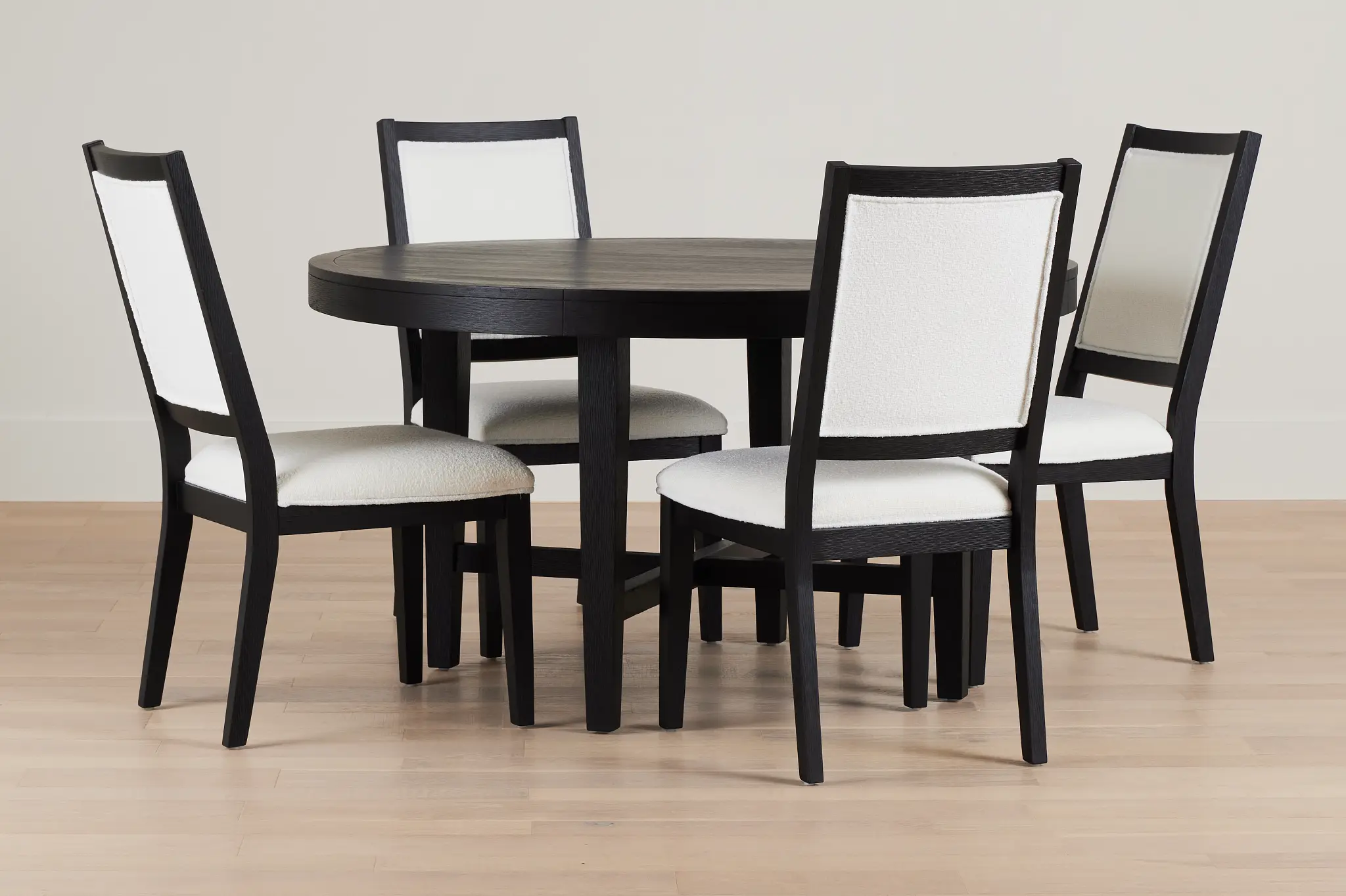 Alden Black Round Table & 4 Chairs Alden Black Round Table & 4 Chairs