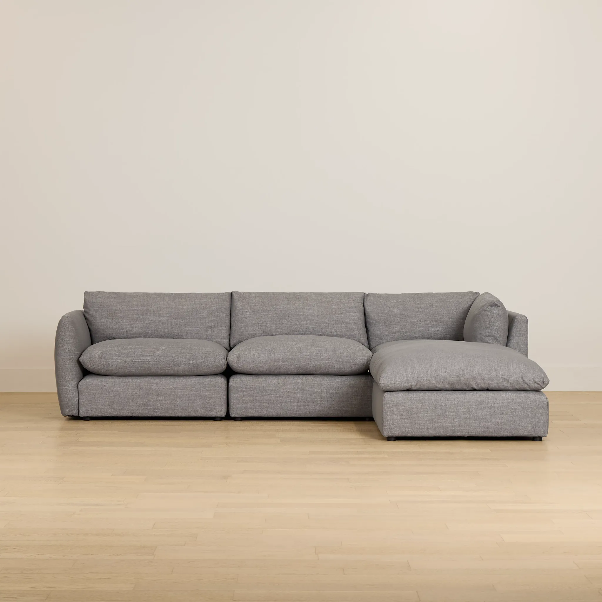 Serena Gray Fabric 4-piece Right Facing Bumper Sectional