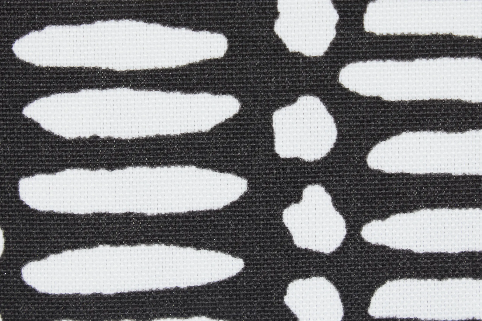 Deja Black 18" Indoor/outdoor Accent Pillow