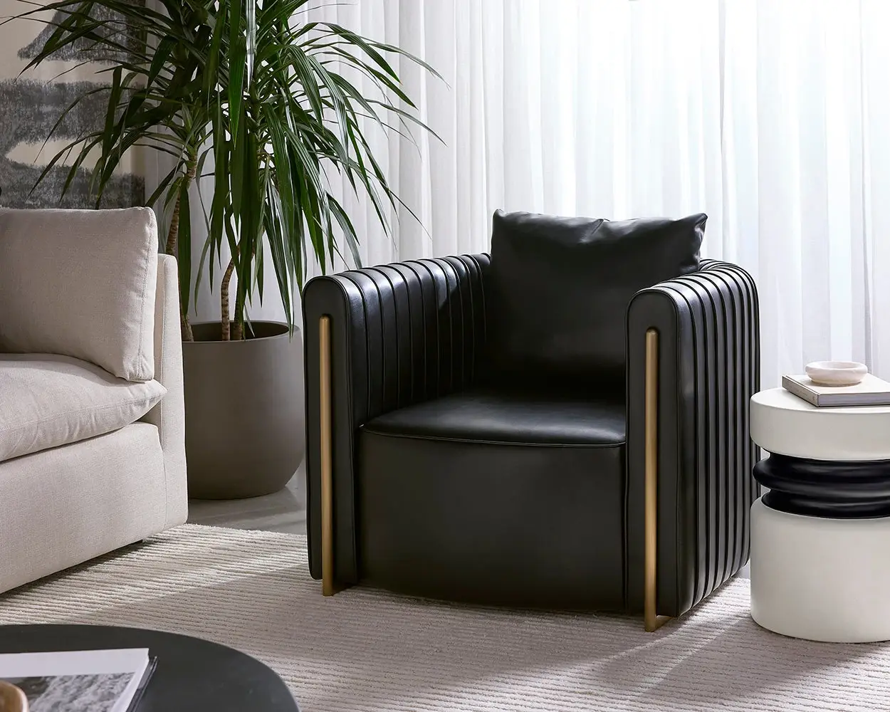 Abbey Black Lthr/vinyl Accent Chair Abbey Black Lthr/vinyl Accent Chair