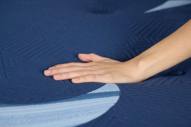 Stearns & Foster Reserve 17" Soft Euro Pillow Top Mattress